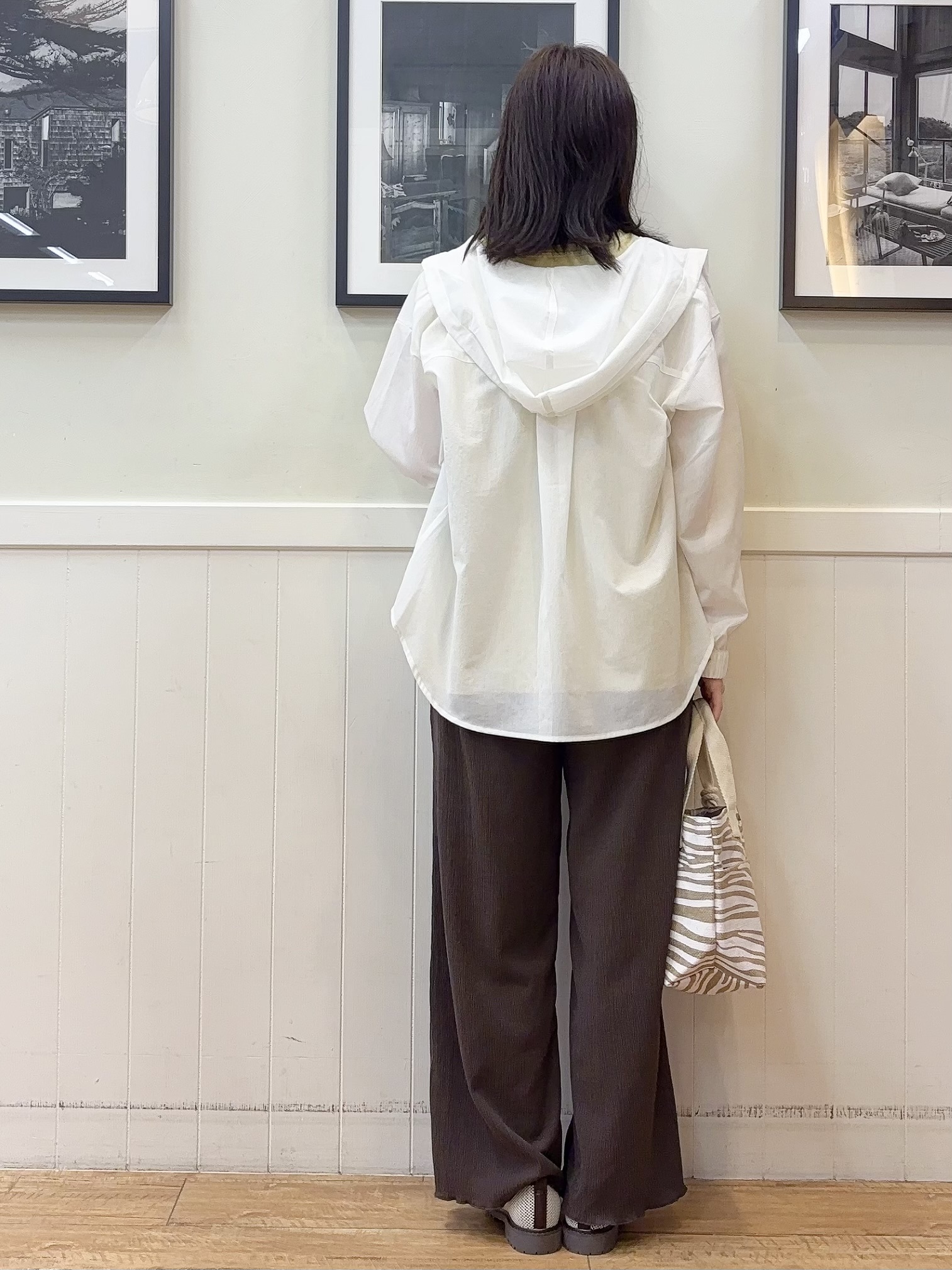 えぬさんの「SHOO･LA･RUE｜【UVカット/接触冷感】上品に涼し気 とろみタックノースリーブトップス」を使ったコーディネート
