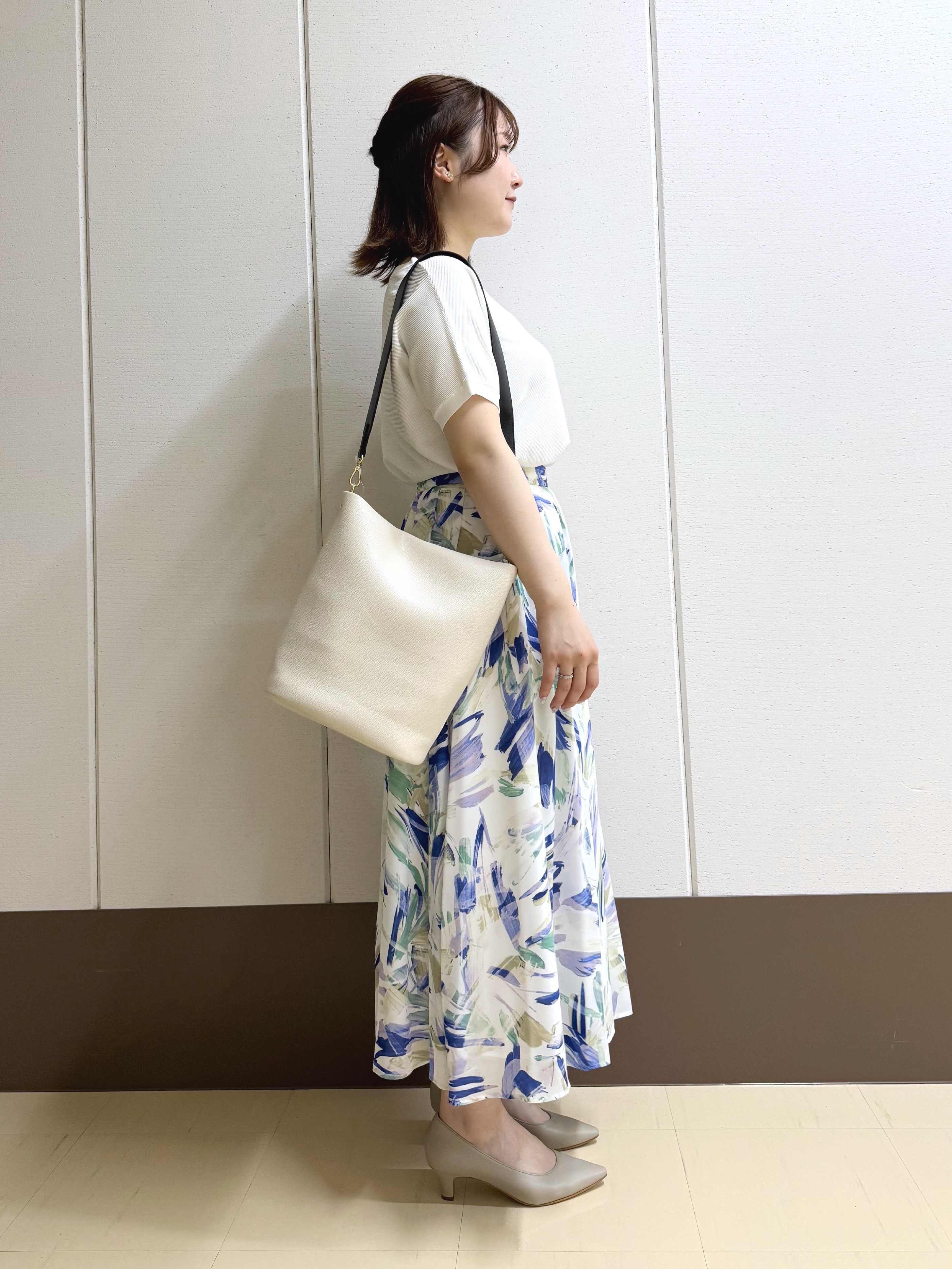 Rikoさんの「INDIVI｜【洗える】ガーター編みVネックニットT」を使ったコーディネート