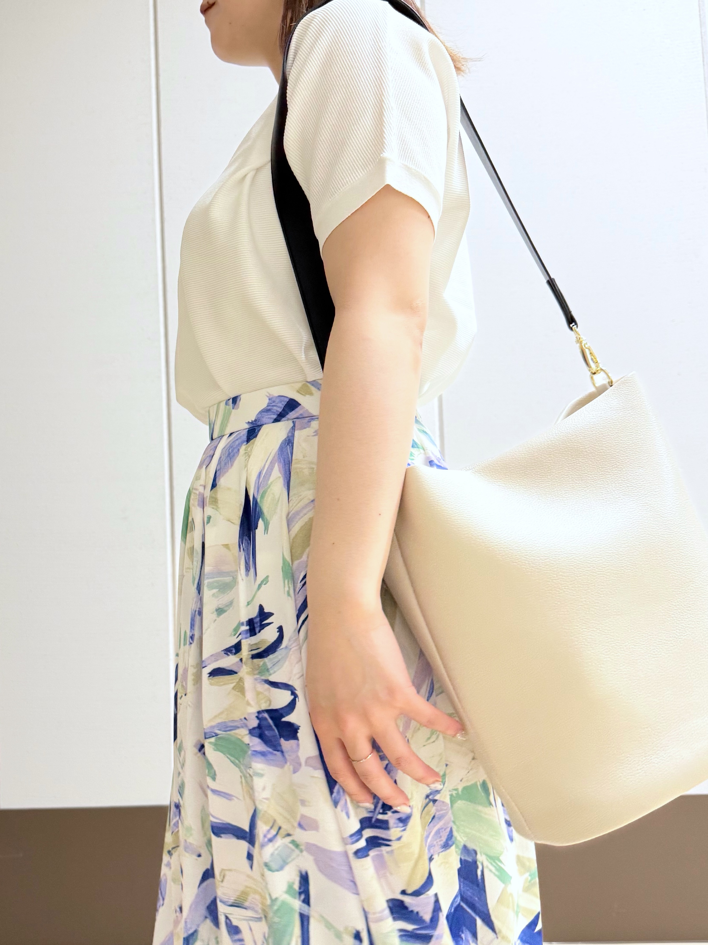 Rikoさんの「INDIVI｜【洗える】ガーター編みVネックニットT」を使ったコーディネート