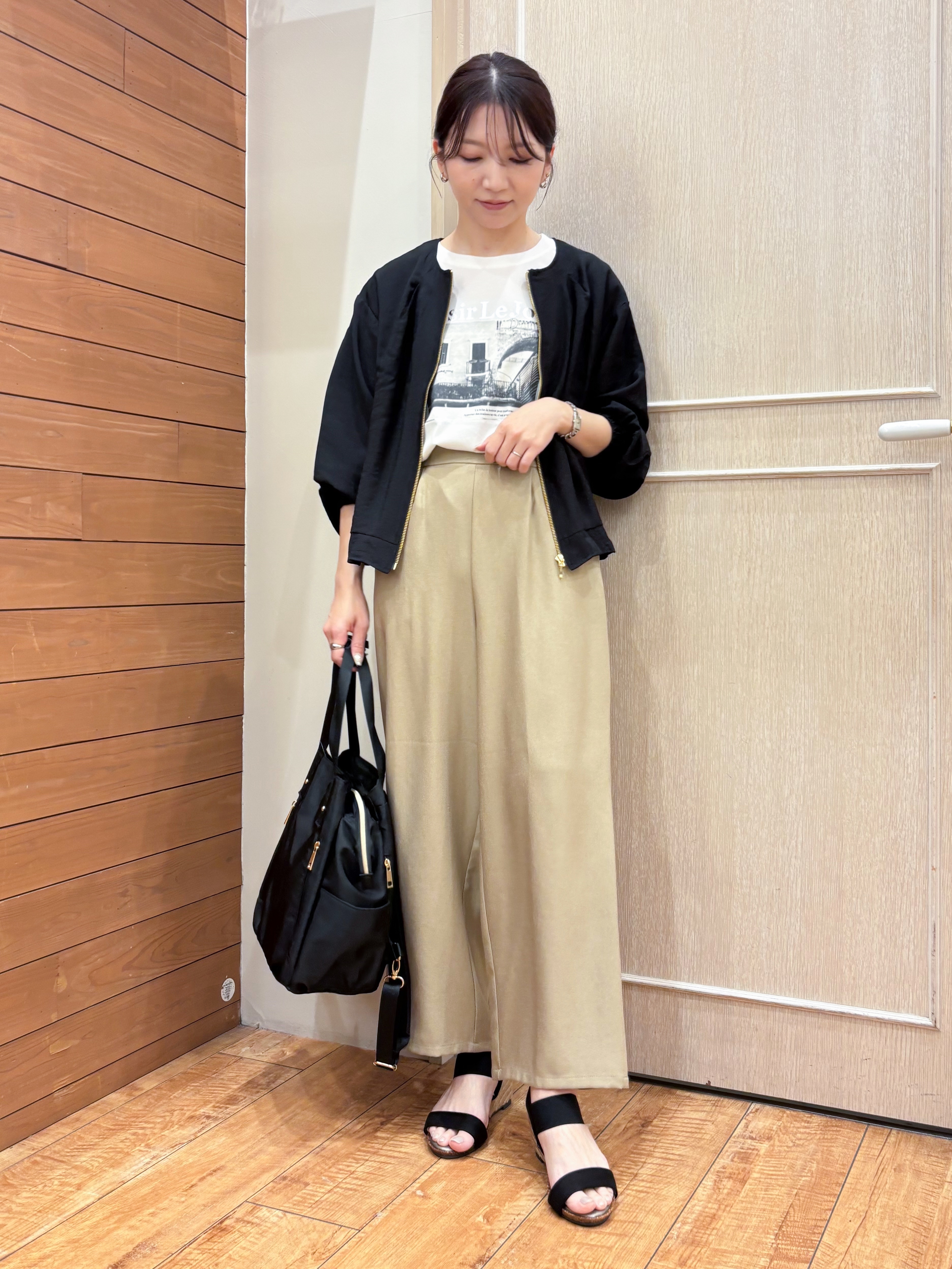 なみさんの「SHOO･LA･RUE｜【ひんやり/S-LL/洗濯機可】色・柄選べる お袖チュールレイヤード プリントアソートTシャツ」を使ったコーディネート