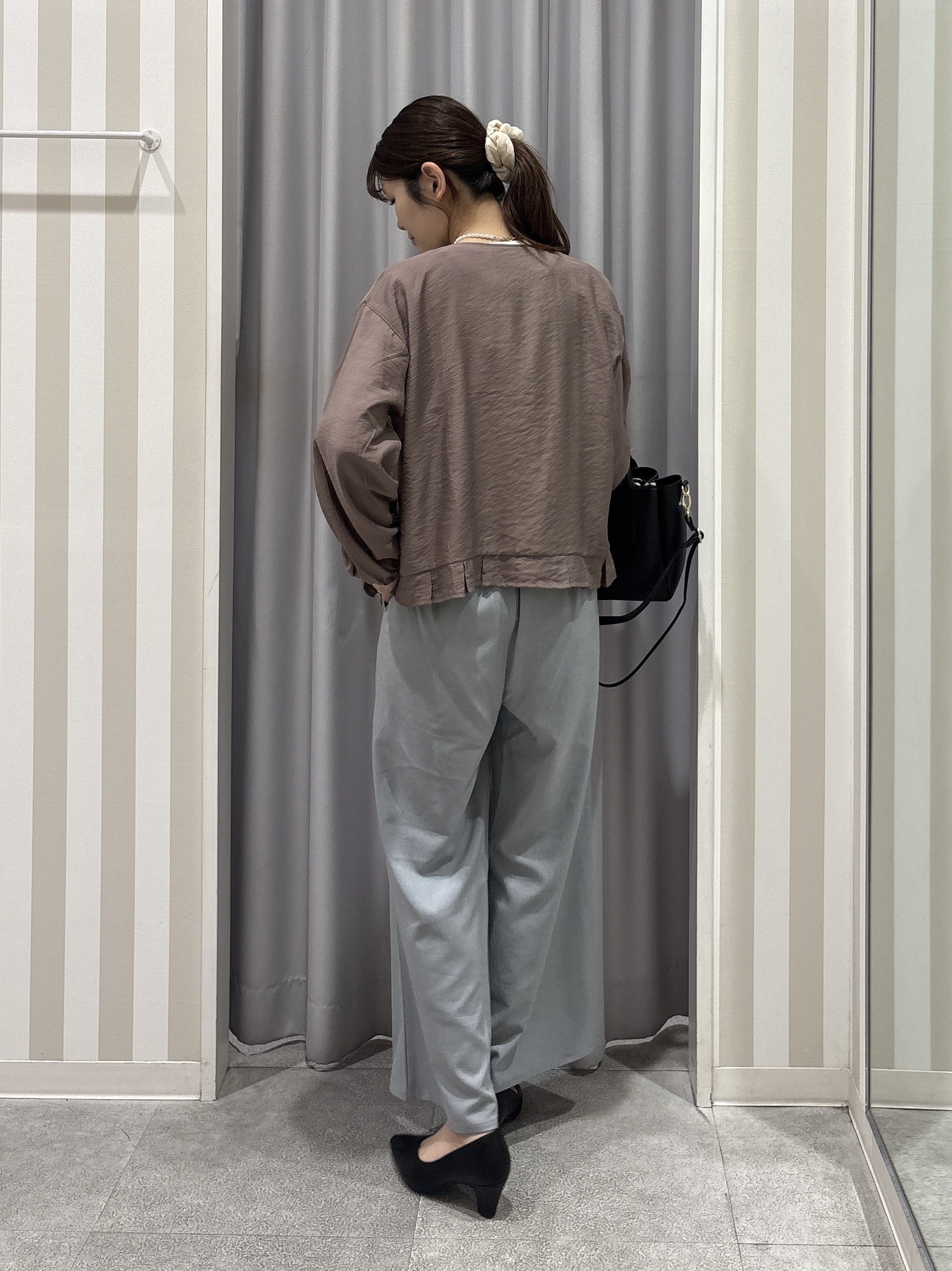 Rikaさんの「SHOO･LA･RUE｜【毎日洗える/S-LL/UV】上半身すっきり 二の腕見せない5分袖ニット」を使ったコーディネート