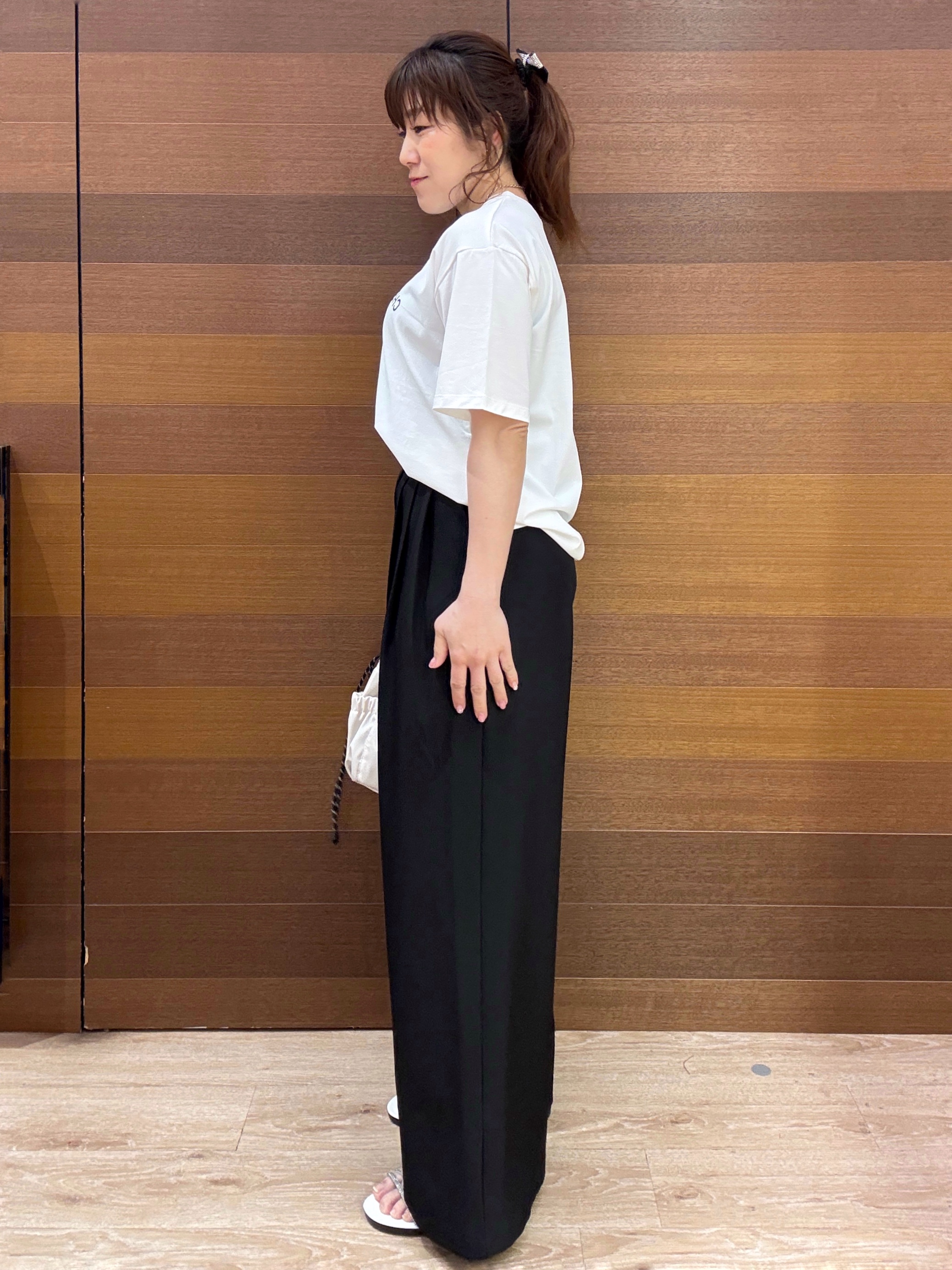maichiさんの「OPAQUE.CLIP｜ロゴプリントアソートTシャツ【洗濯機OK】」を使ったコーディネート