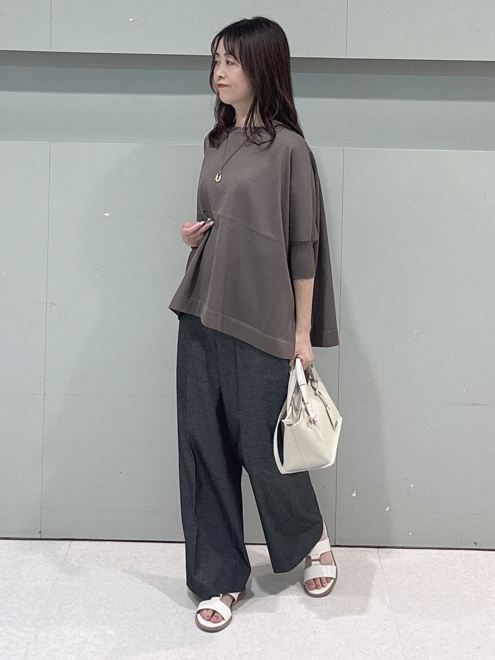 makiさんの「UNTITLED｜【アンサンブル可/洗える】シアーレーヨンニット」を使ったコーディネート