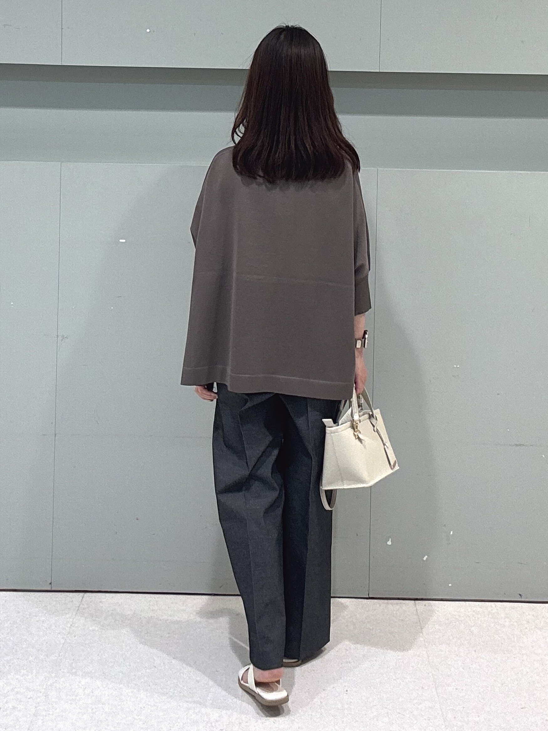 makiさんの「UNTITLED｜【アンサンブル可/洗える】シアーレーヨンニット」を使ったコーディネート
