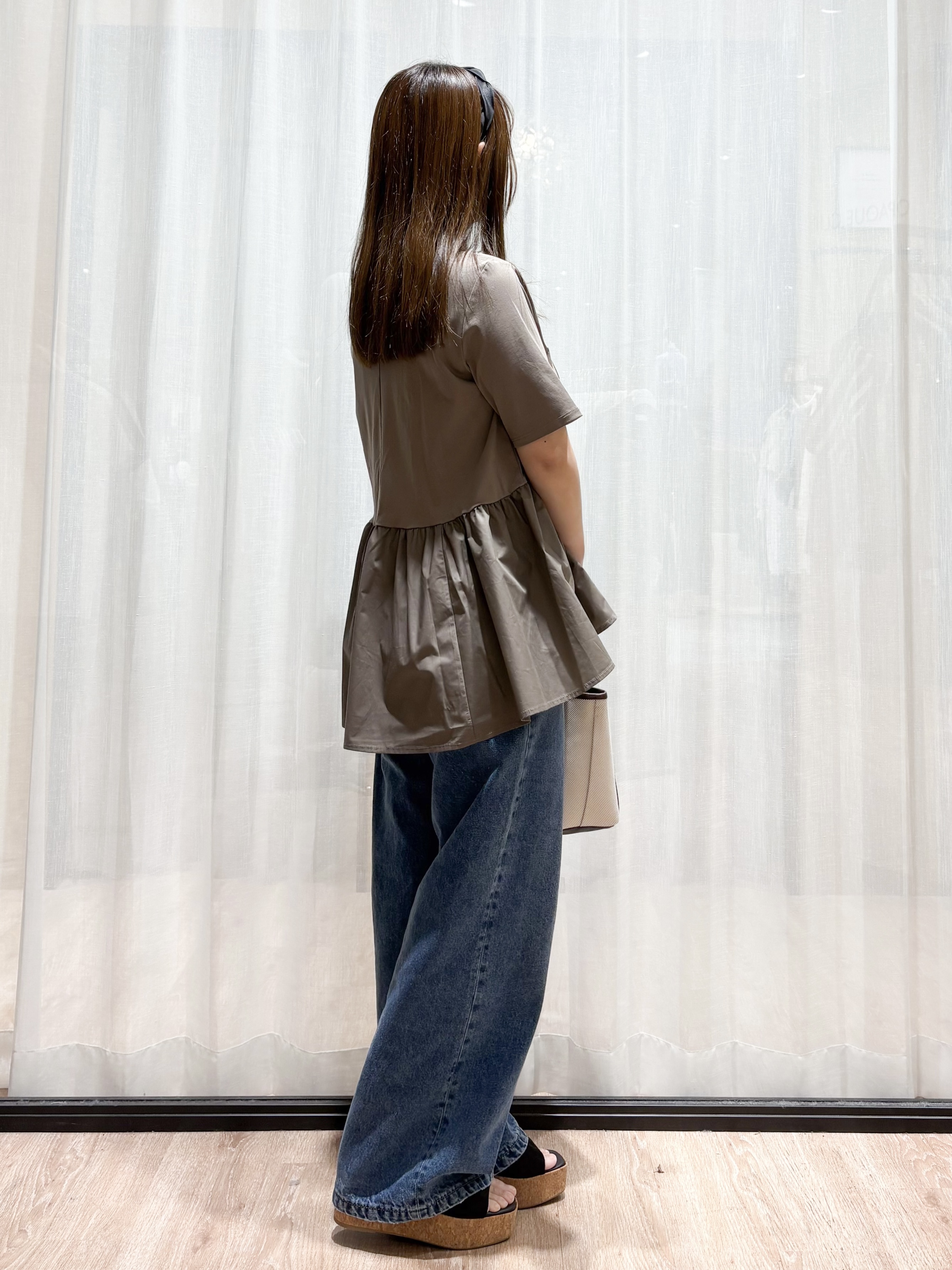 かなさんの「OPAQUE.CLIP｜ペプラムドッキングカットソー【洗濯機OK】」を使ったコーディネート