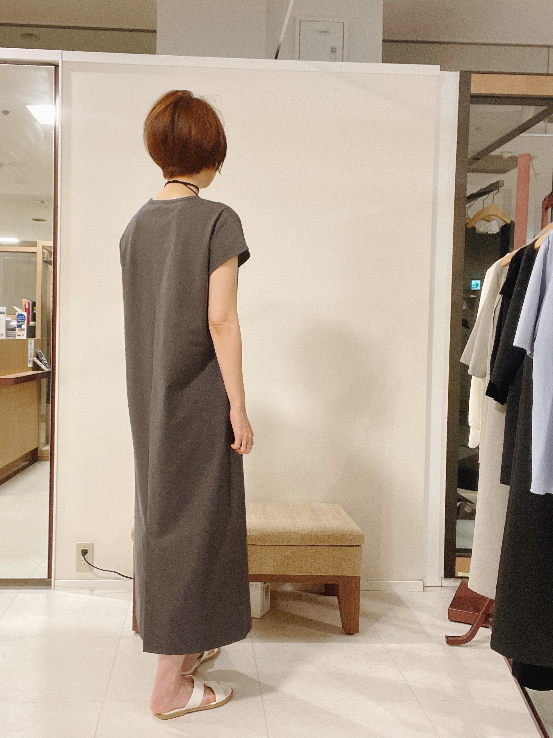 IWAMOさんの「UNTITLED｜【接触冷感/UVカット/遮熱/抗菌防臭】ライトプレーティングワンピース」を使ったコーディネート