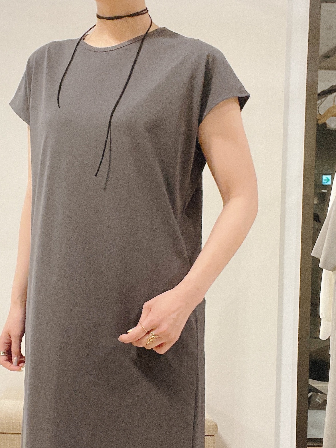 IWAMOさんの「UNTITLED｜【接触冷感/UVカット/遮熱/抗菌防臭】ライトプレーティングワンピース」を使ったコーディネート