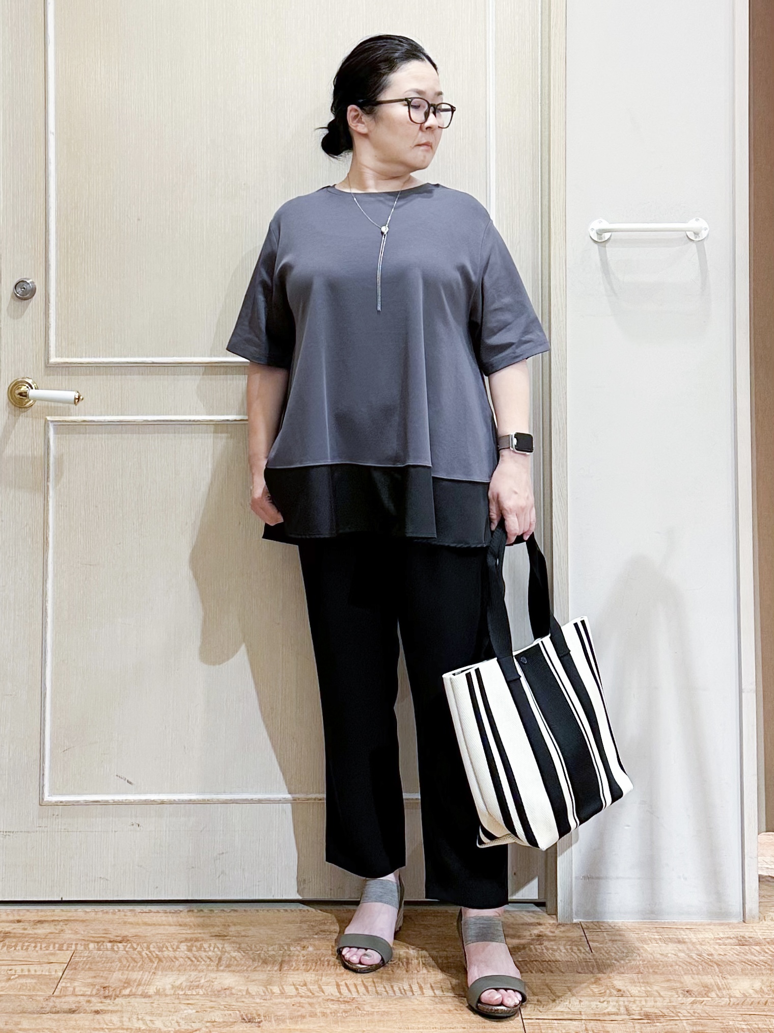 umeさんの「SHOO･LA･RUE｜【UV/抗菌防臭/洗濯機可】体型カバーも叶う 裾切り替えAライントップス」を使ったコーディネート