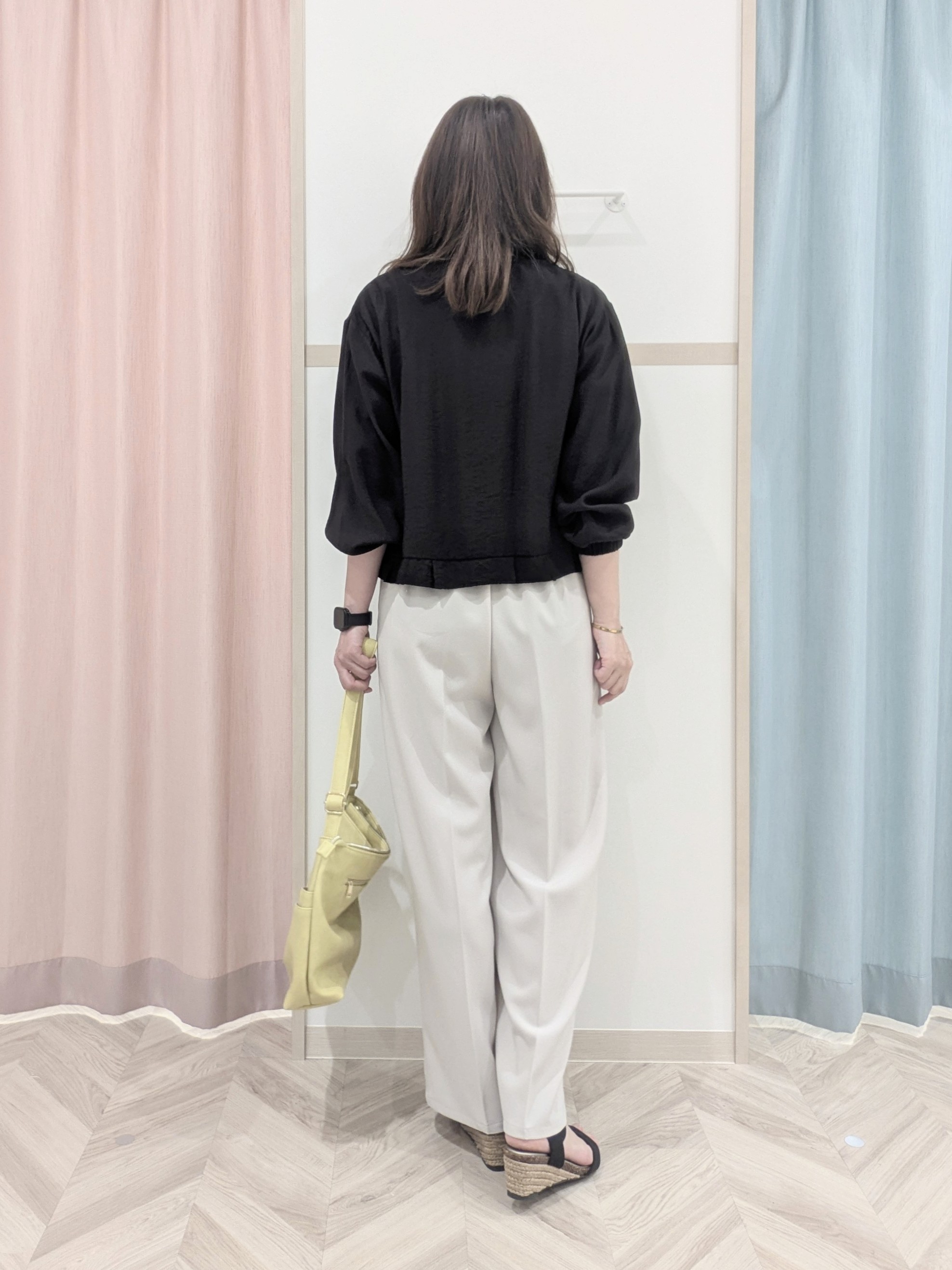 miyuさんの「SHOO･LA･RUE｜【S-LL/二の腕カバー】品よく隠せる ドット刺繍5分袖ニット」を使ったコーディネート