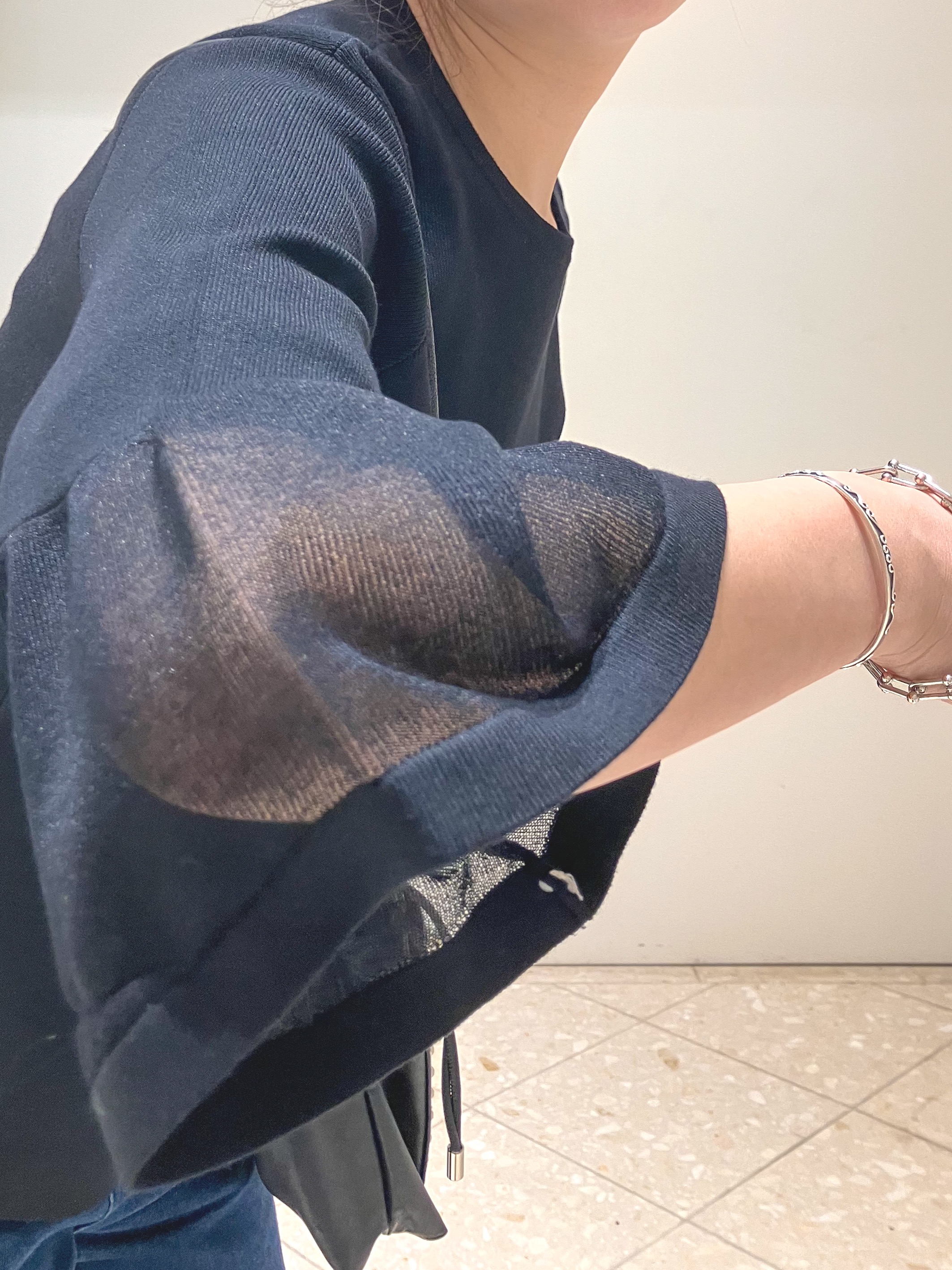  Maruさんの「OPAQUE.CLIP｜シアーフレアスリーブニット【洗濯機OK／抗ピル】」を使ったコーディネート