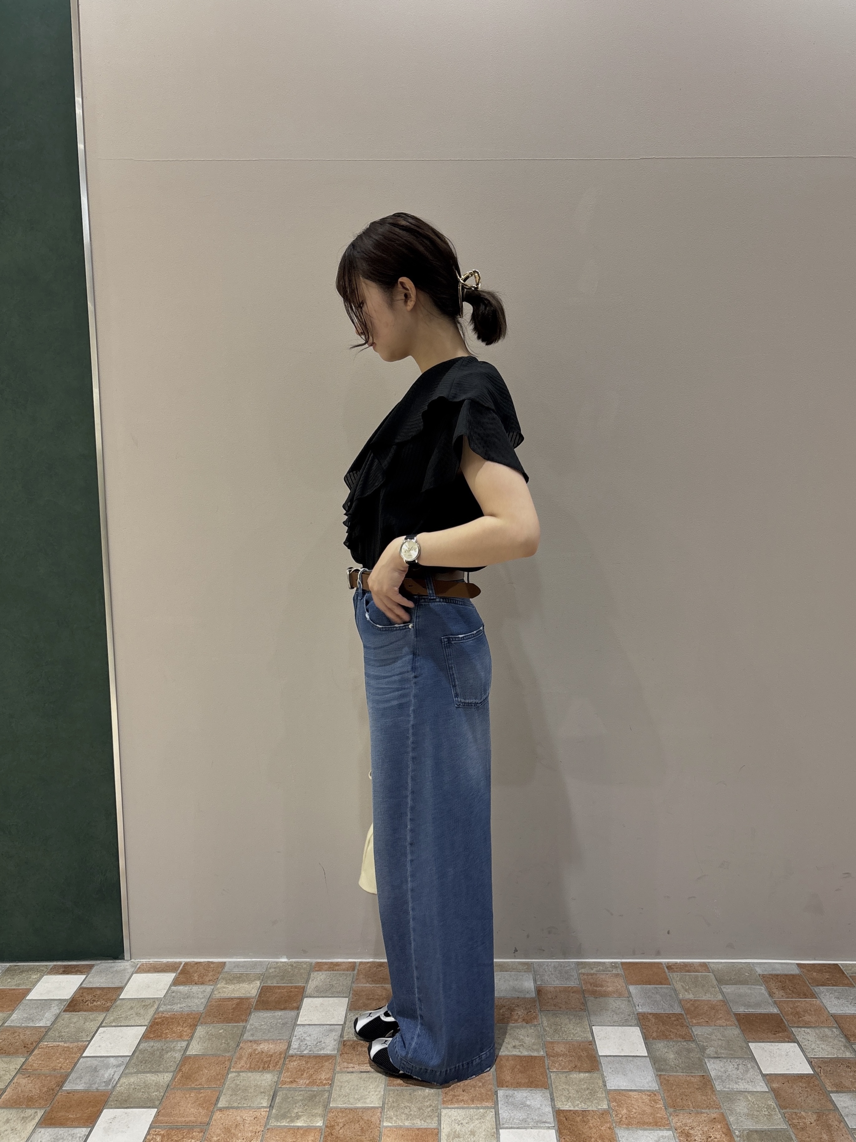 みゆさんの「INDIVI｜ハイライズワイドデニム【再入荷／マシンウォッシャブル】」を使ったコーディネート