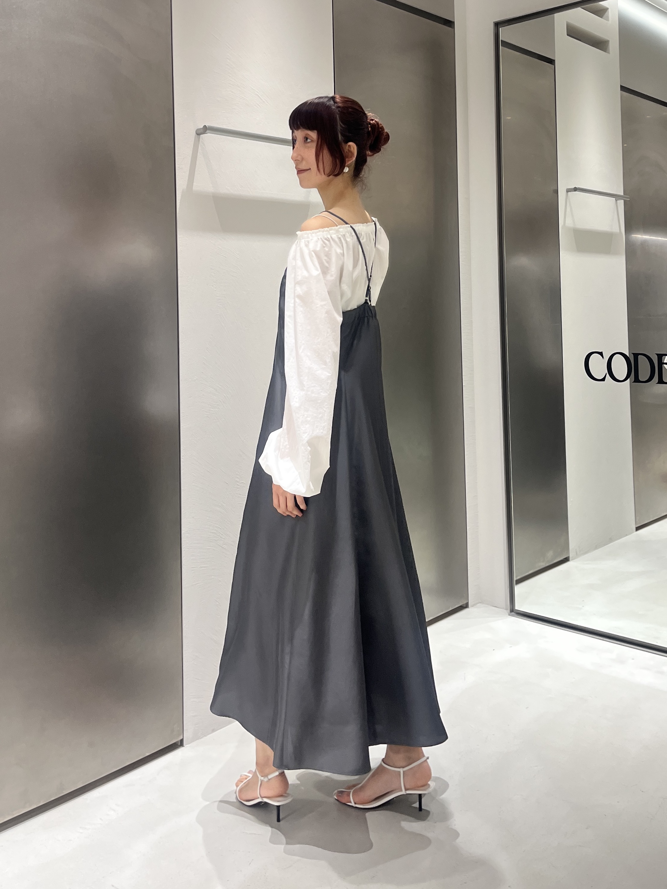 Rielさんの「CODE A｜belle gather blouse」を使ったコーディネート