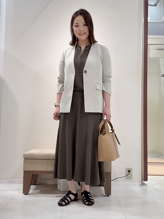 YUIさんの「UNTITLED｜【さらりと快適/セットアップ可/UV/接触冷感】スラブカラーレスジャケット」を使ったコーディネート