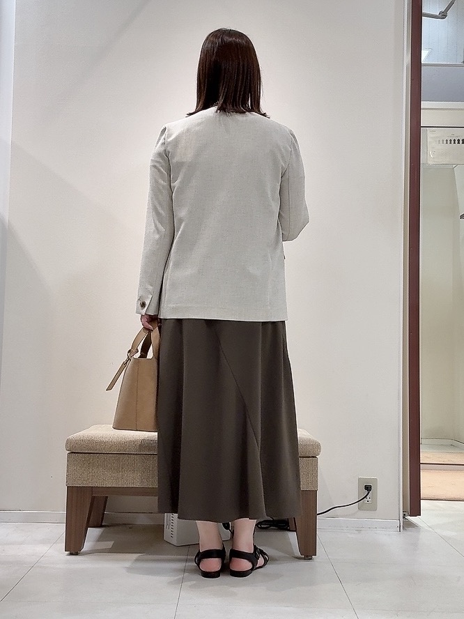 YUIさんの「UNTITLED｜【さらりと快適/セットアップ可/UV/接触冷感】スラブカラーレスジャケット」を使ったコーディネート