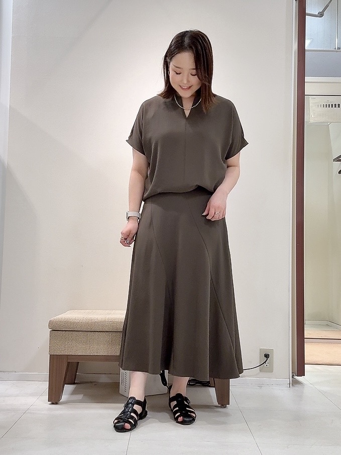 YUIさんの「UNTITLED｜【さらりと快適/セットアップ可/UV/接触冷感】スラブカラーレスジャケット」を使ったコーディネート