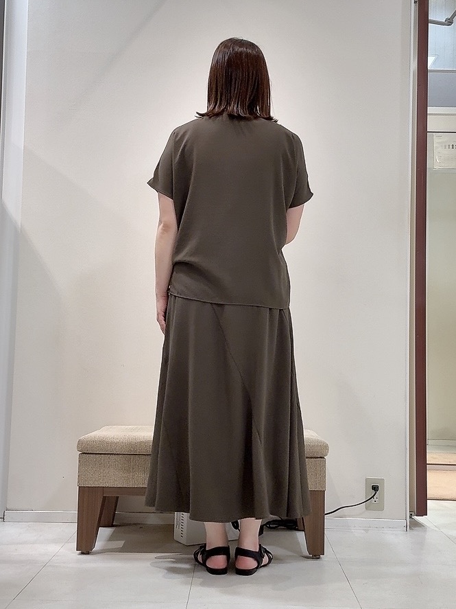 YUIさんの「UNTITLED｜【さらりと快適/セットアップ可/UV/接触冷感】スラブカラーレスジャケット」を使ったコーディネート