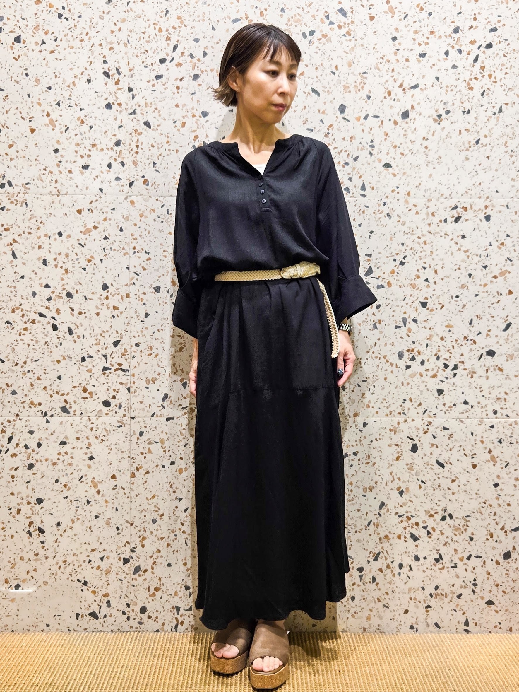 yoshimiさんの「OPAQUE.CLIP｜キーネックロングワンピース【洗える】」を使ったコーディネート