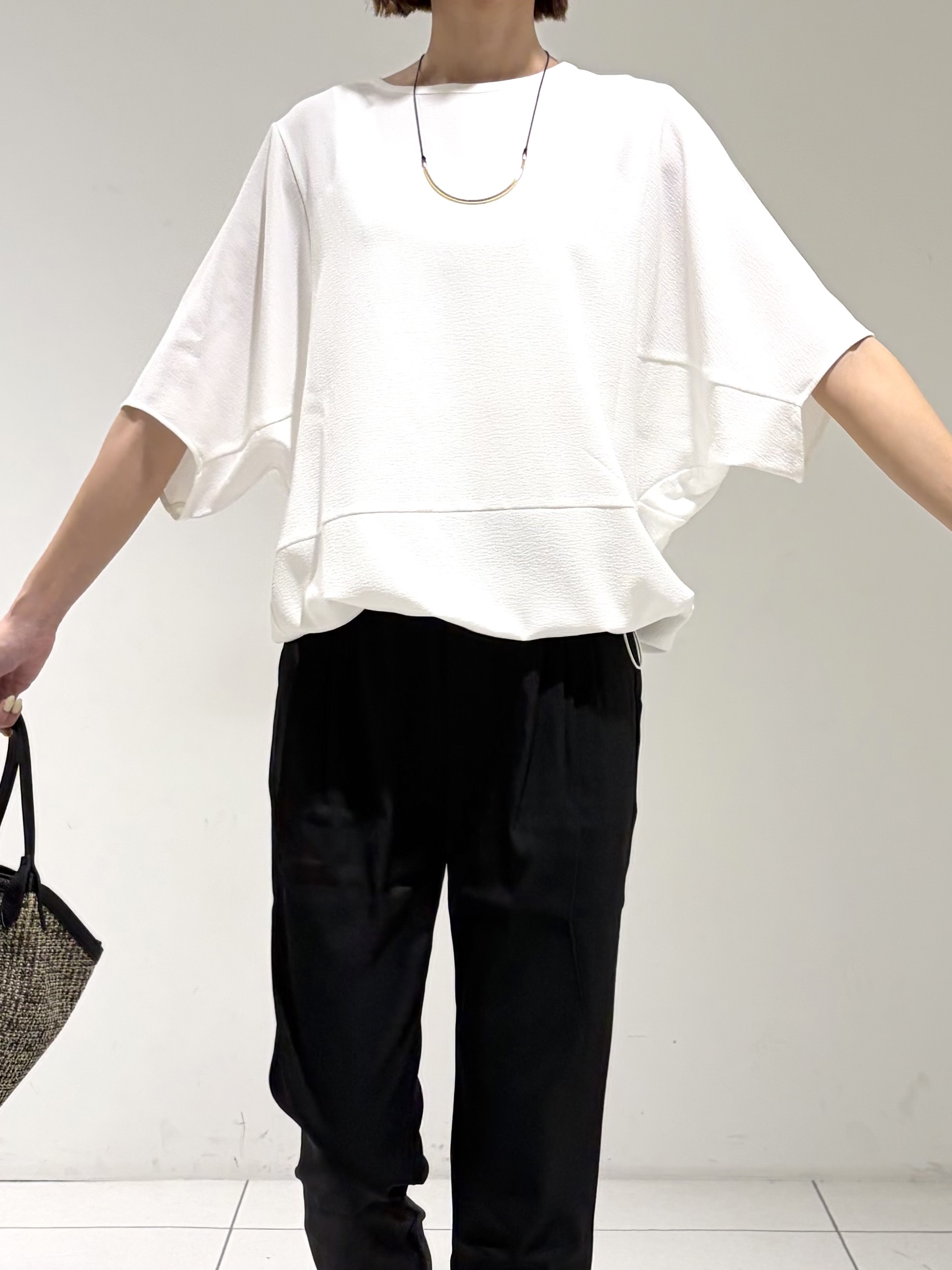 shioriさんの「INDIVI｜【洗える／2WAY／裾ドロスト付き】 ドルマンスリーブチュニックトップス」を使ったコーディネート