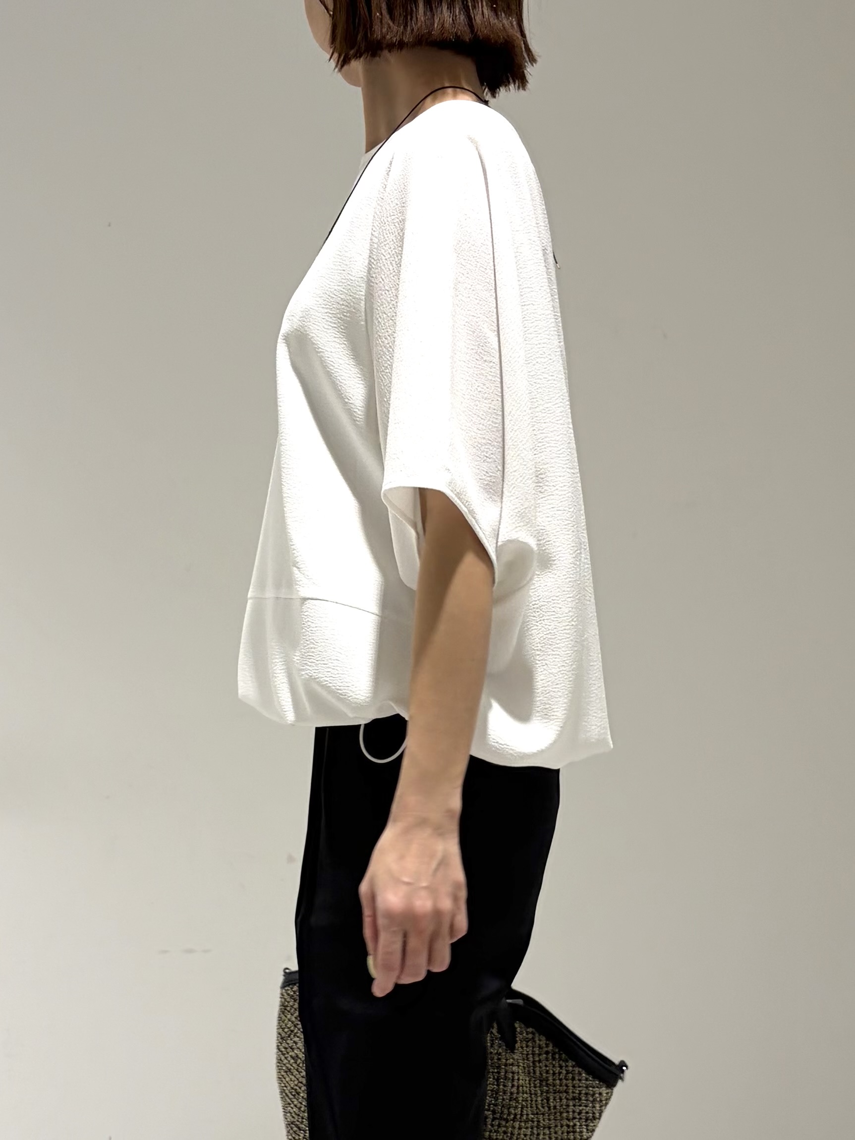 shioriさんの「INDIVI｜【洗える／2WAY／裾ドロスト付き】 ドルマンスリーブチュニックトップス」を使ったコーディネート