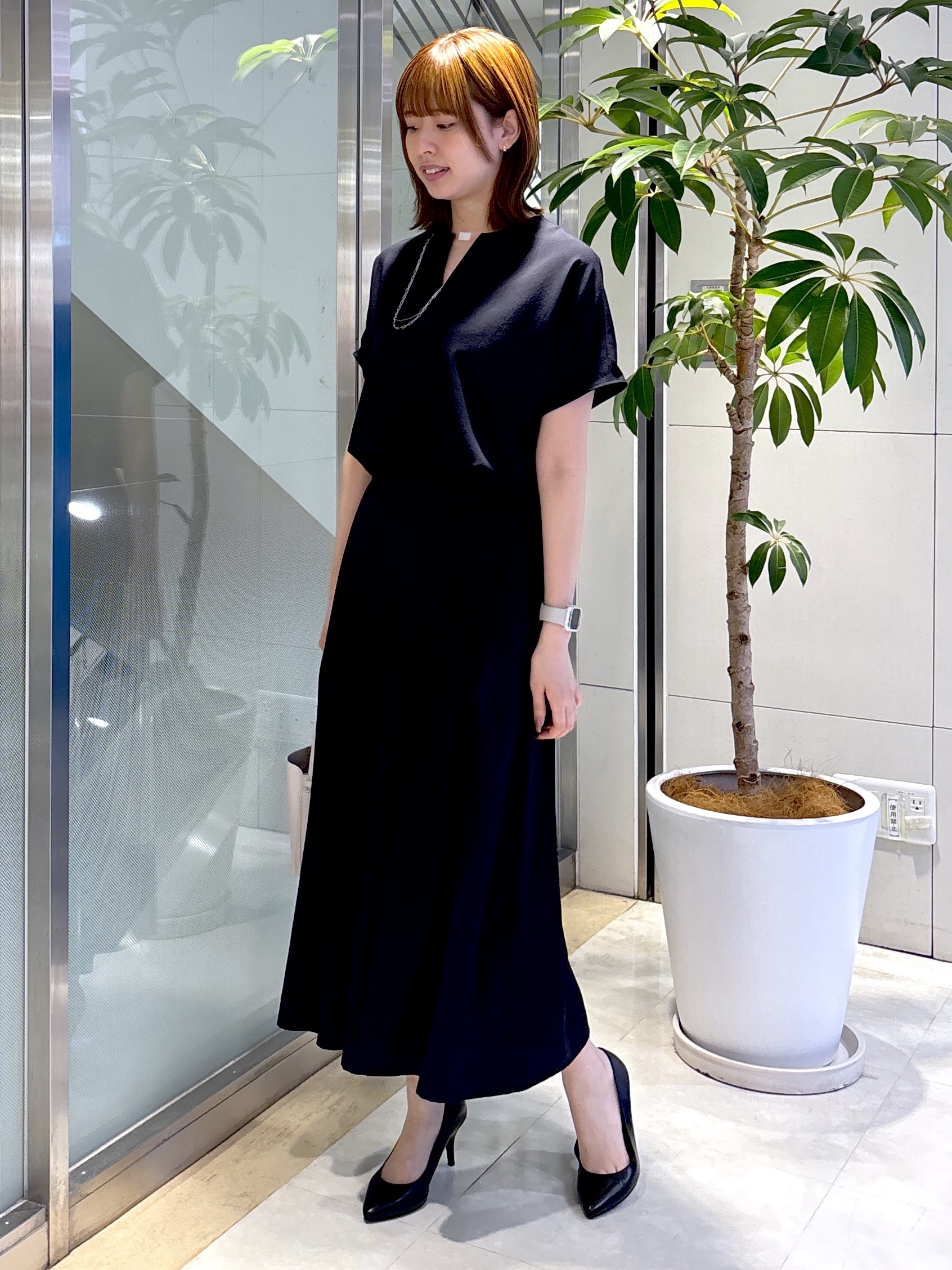 yukaさんの「UNTITLED｜【UV/接触冷感/セットアップ可】リラクシーキーVネックブラウス」を使ったコーディネート