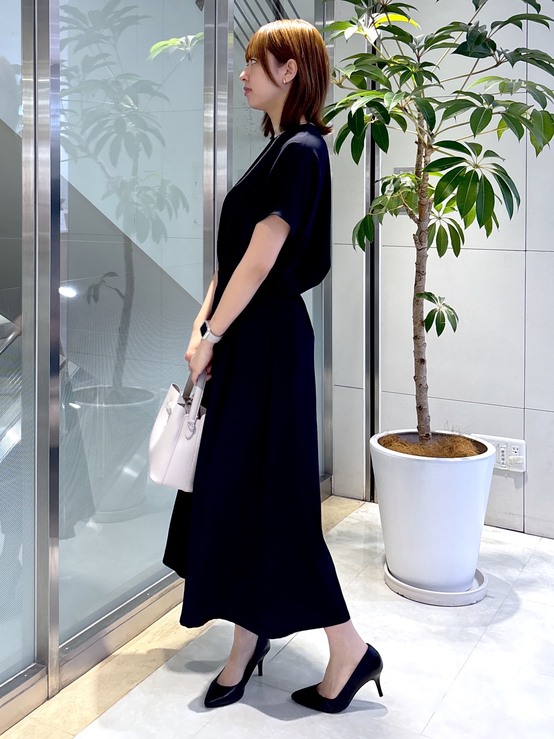 yukaさんの「UNTITLED｜【UV/接触冷感/セットアップ可】リラクシーキーVネックブラウス」を使ったコーディネート
