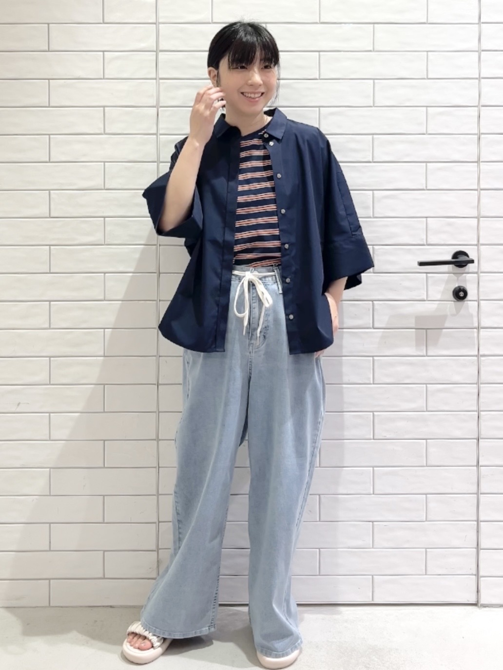 しおりさんの「OPAQUE.CLIP｜【接触冷感】ハーフスリーブシャツ《洗濯機OK／防シワ加工》」を使ったコーディネート