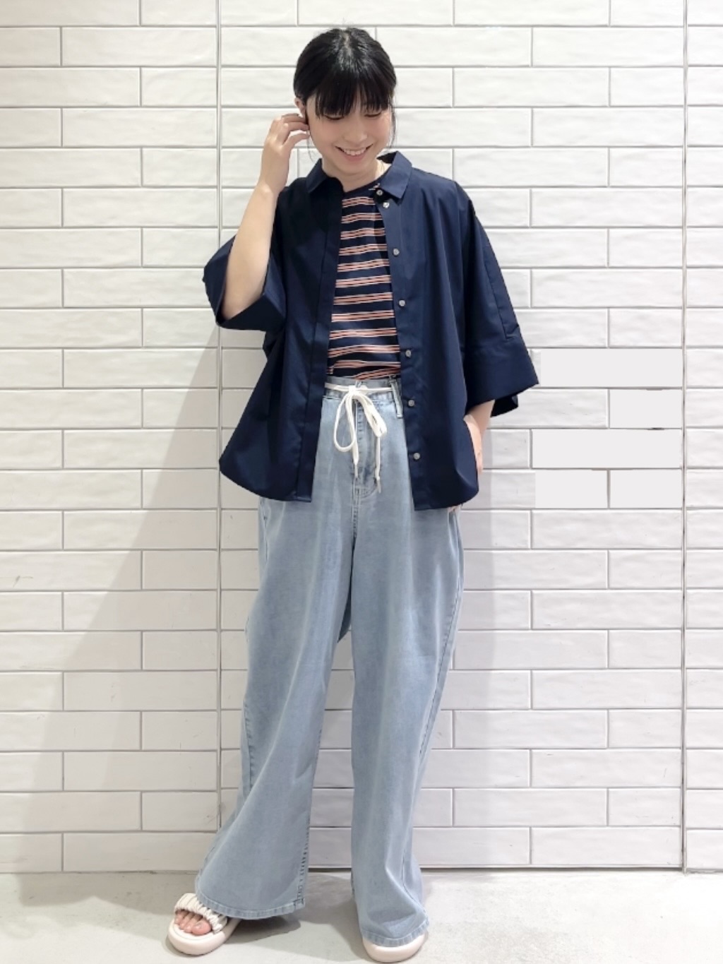 しおりさんの「OPAQUE.CLIP｜マルチボーダーアソート ノースリーブTシャツ【洗濯機OK】」を使ったコーディネート