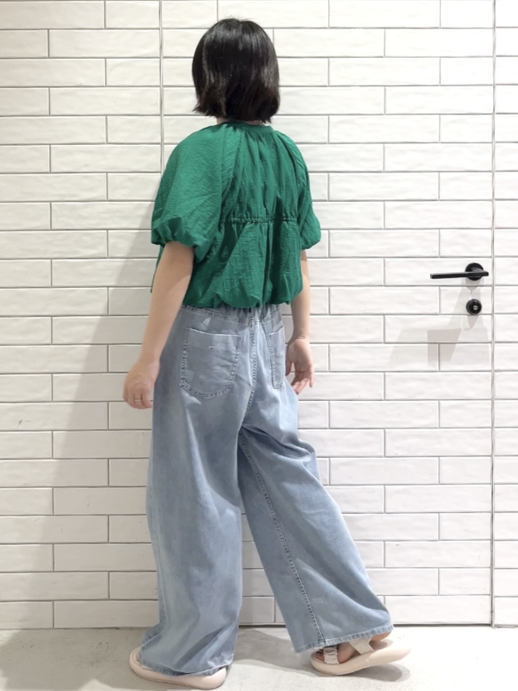 しおりさんの「OPAQUE.CLIP｜バルーンデザインブラウス【洗濯機OK】」を使ったコーディネート