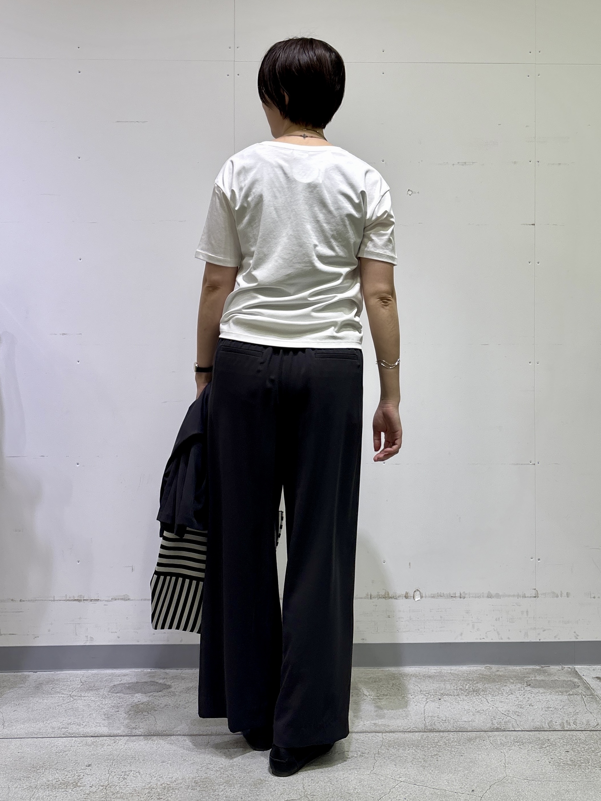 yuriさんの「INDIVI｜【UVケア／選べるグラフィック】スムースジャージTシャツ」を使ったコーディネート