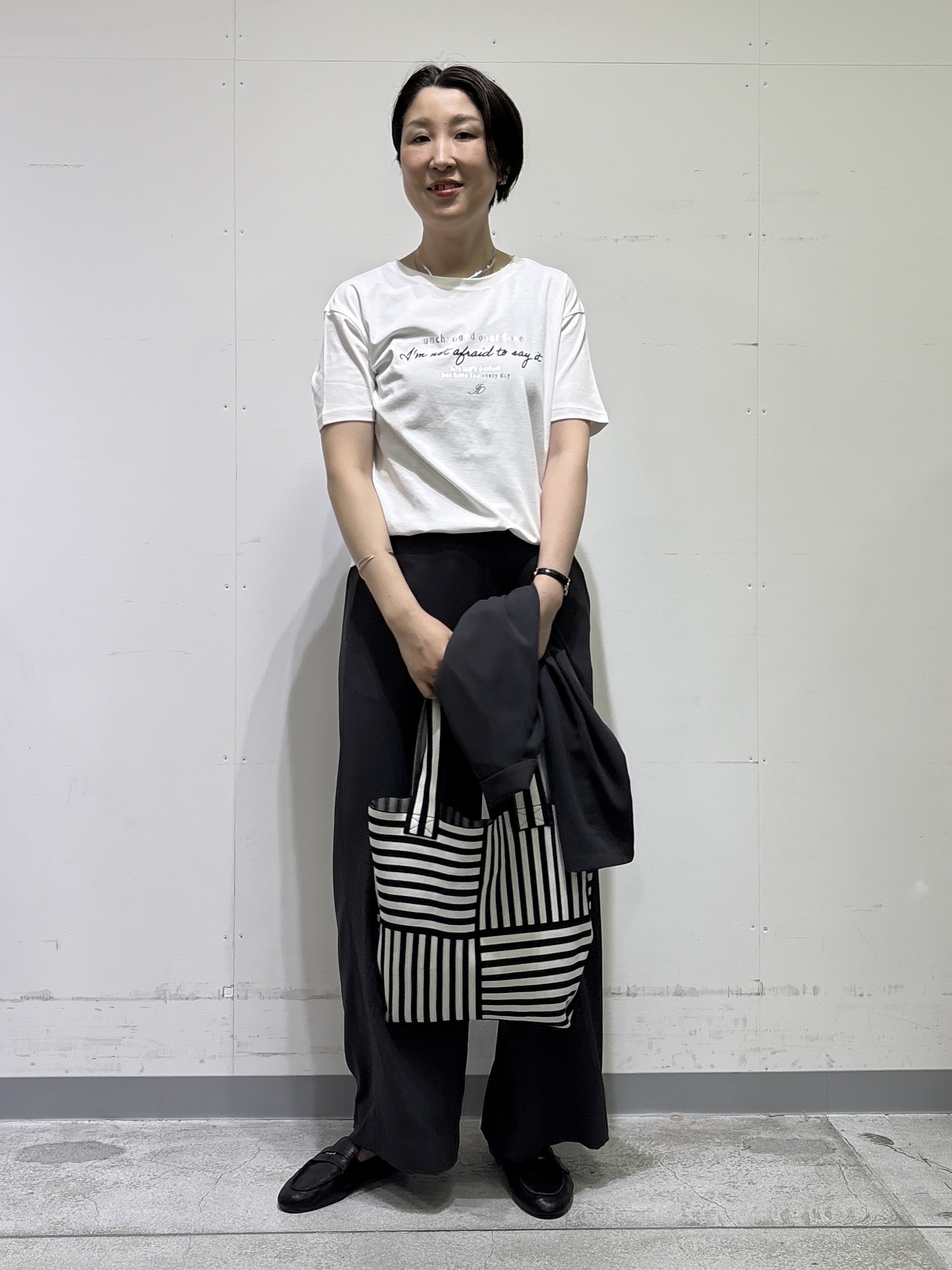 yuriさんの「INDIVI｜【UVケア／選べるグラフィック】スムースジャージTシャツ」を使ったコーディネート