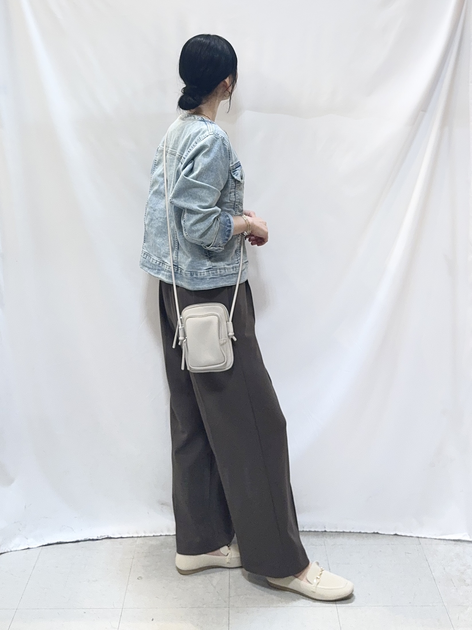 𝐇𝐢𝐫𝐨𝐦𝐢さんの「SHOO･LA･RUE｜【S-LL/プチプラ/柄が選べる】上品プリントTシャツ」を使ったコーディネート