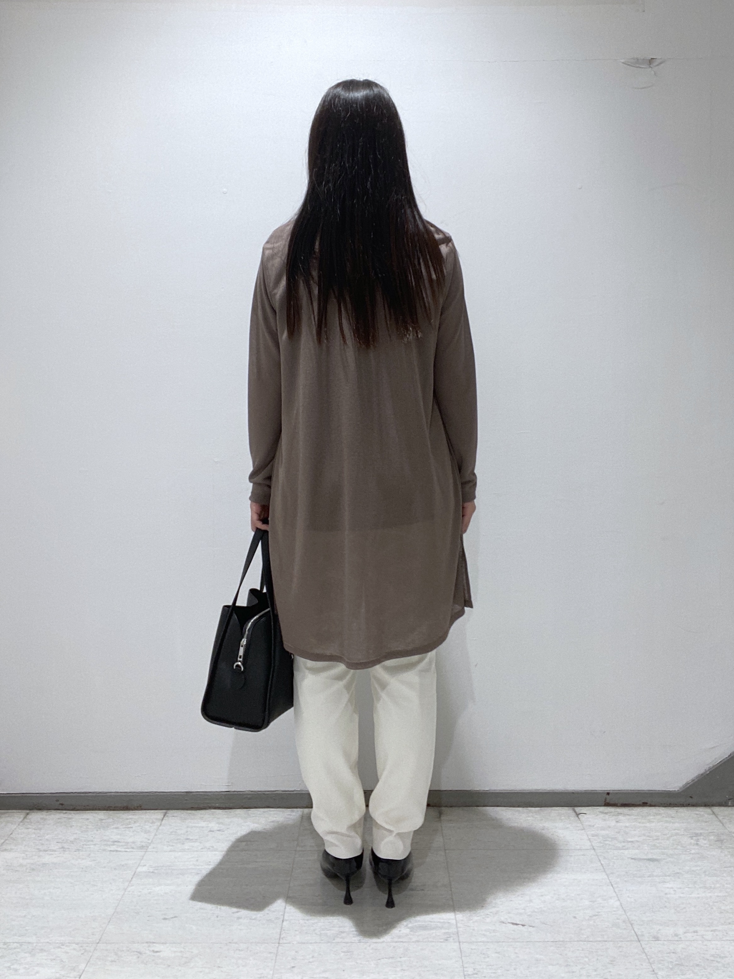 meiさんの「INDIVI｜【洗える／アンサンブル可能】シアーストライプカーディガン」を使ったコーディネート