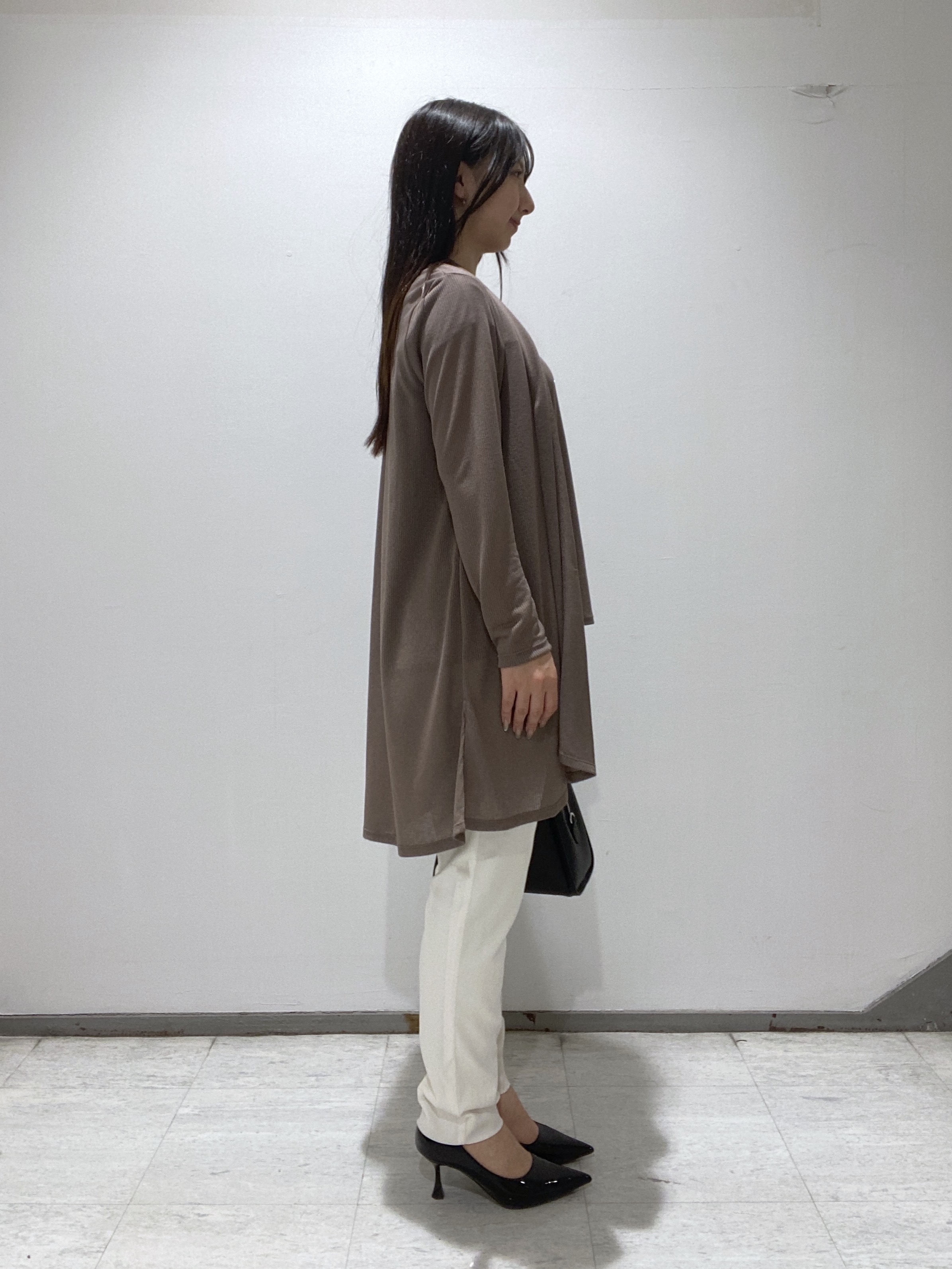 meiさんの「INDIVI｜【洗える／アンサンブル可能】シアーストライプカーディガン」を使ったコーディネート