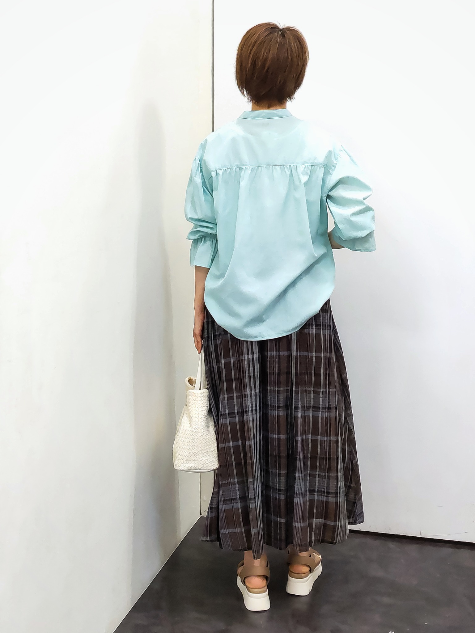 やまちゃんさんの「grove｜【イージーケア】麻混スタンドギャザーシャツ」を使ったコーディネート