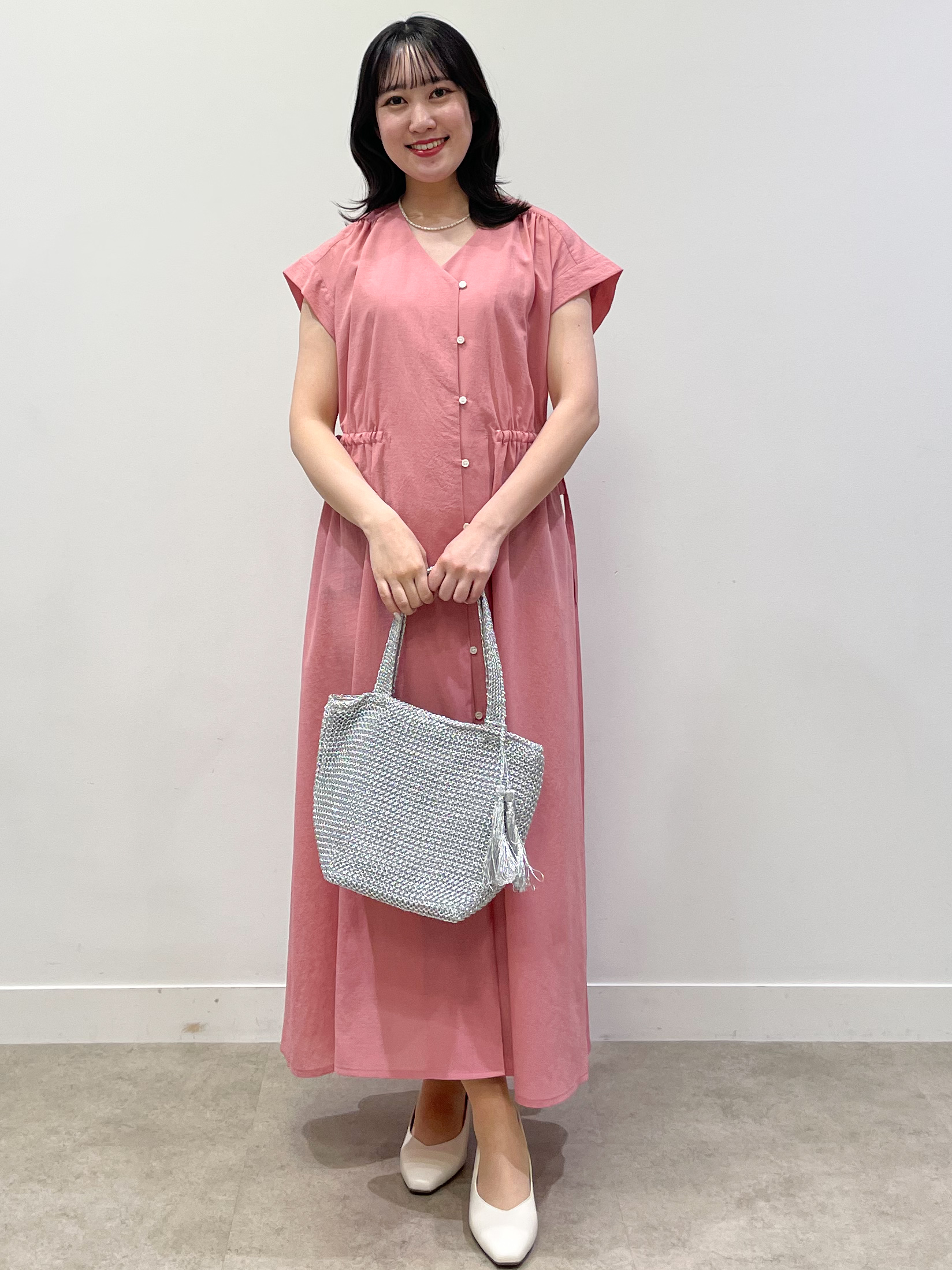 yukariさんの「Reflect｜【マシンウォッシャブル】フロントボタンワンピース」を使ったコーディネート