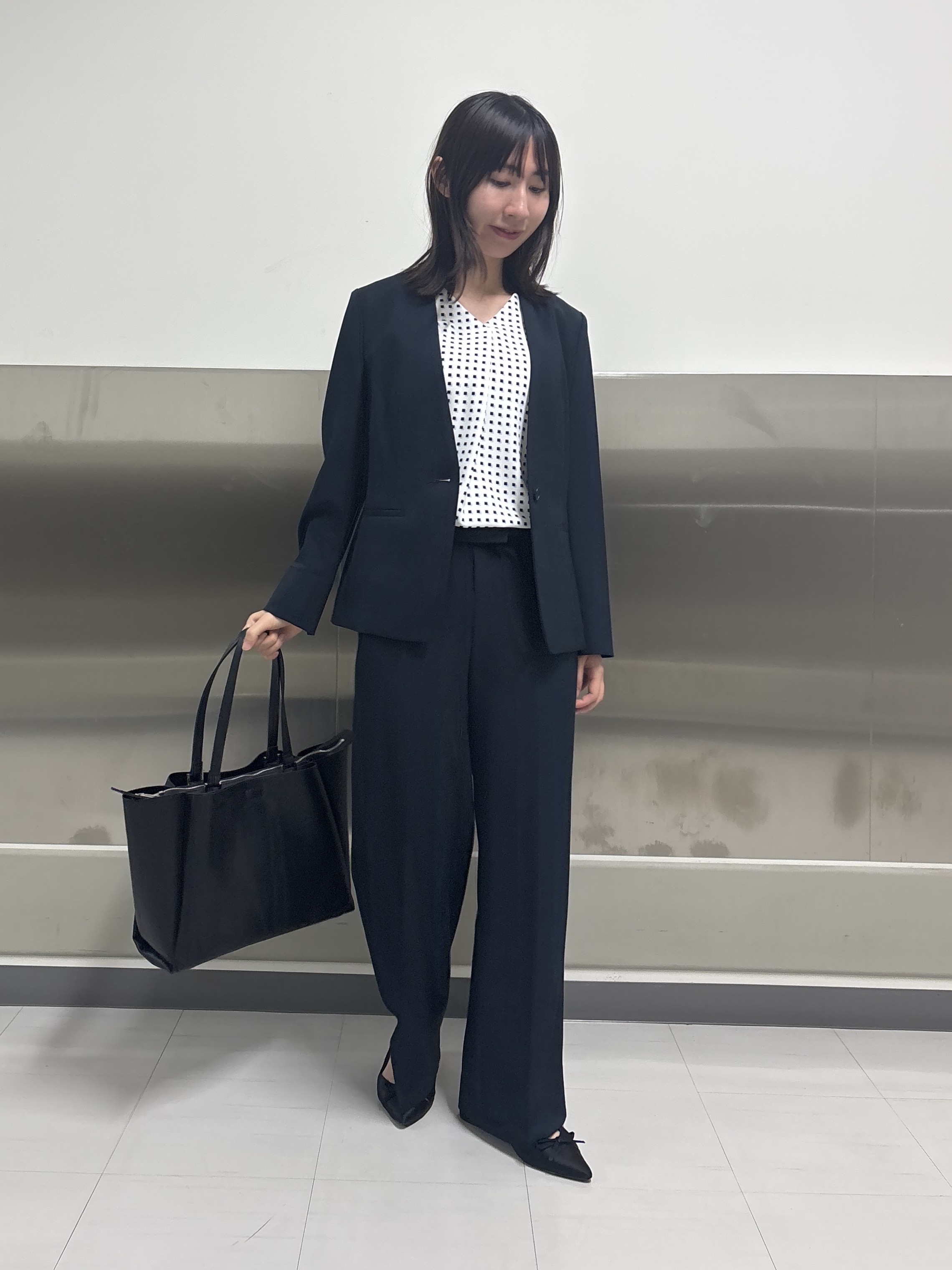 Yoshimiさんの「INDIVI｜【定番スーツ／UVケア／洗える】ウール調ノーカラージャケット」を使ったコーディネート
