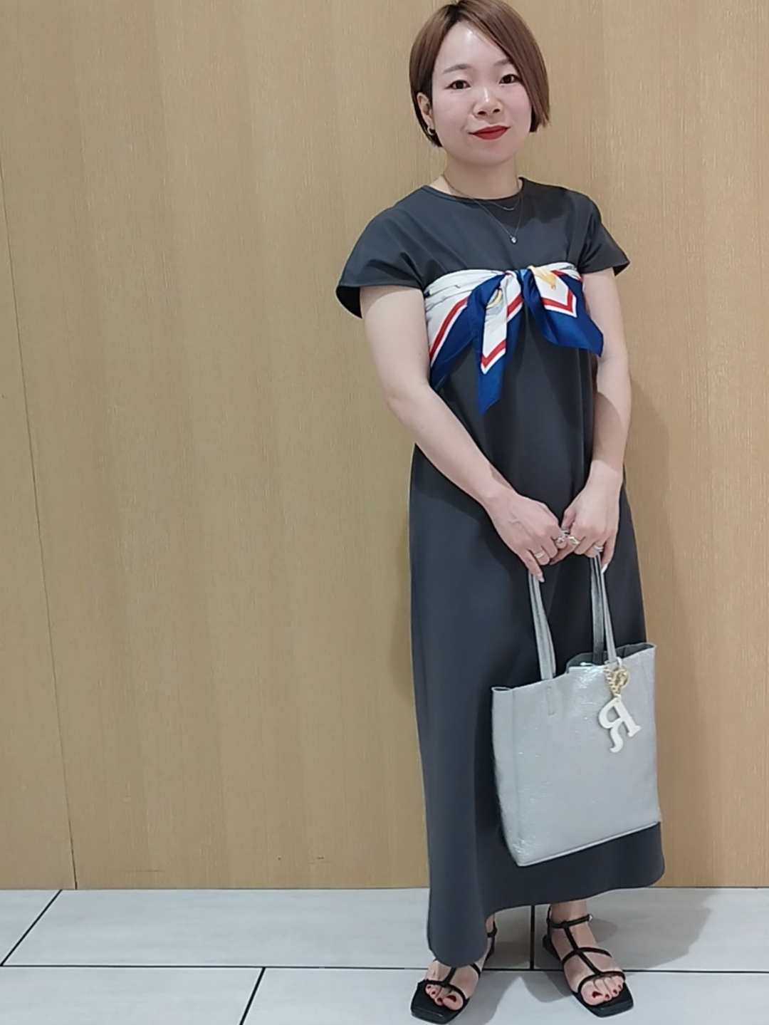 s u g iさんの「UNTITLED｜【接触冷感/UVカット/遮熱/抗菌防臭】ライトプレーティングワンピース」を使ったコーディネート
