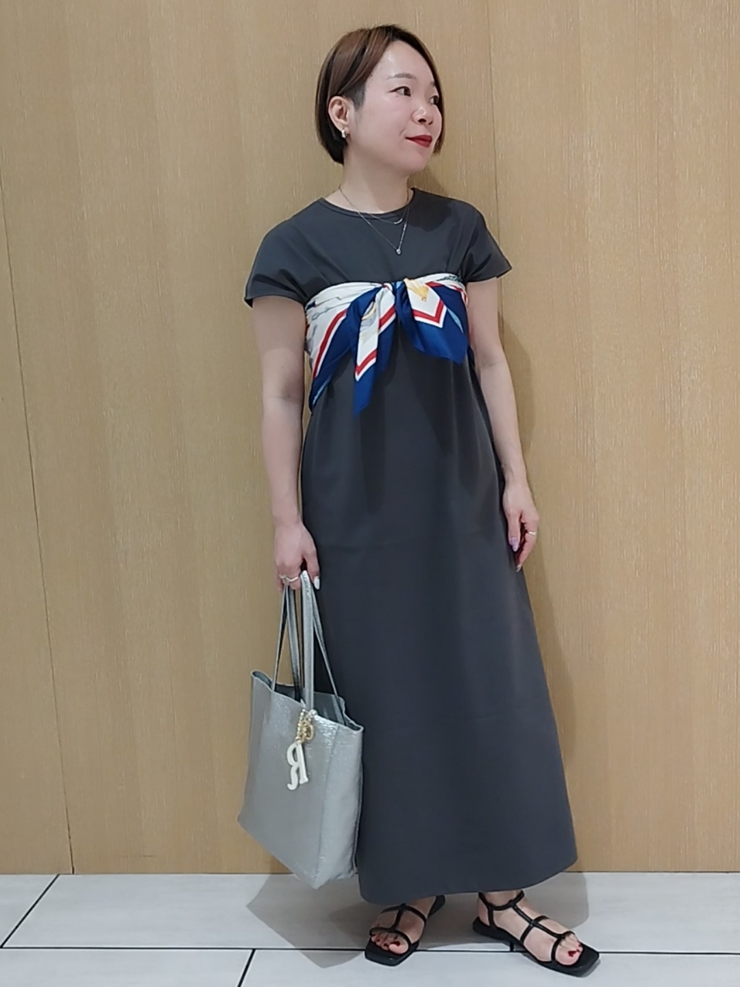 s u g iさんの「UNTITLED｜【接触冷感/UVカット/遮熱/抗菌防臭】ライトプレーティングワンピース」を使ったコーディネート