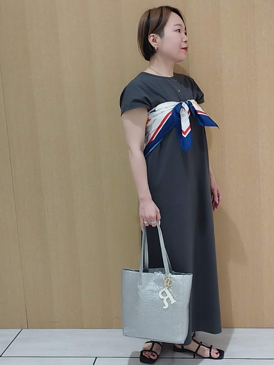 s u g iさんの「UNTITLED｜【接触冷感/UVカット/遮熱/抗菌防臭】ライトプレーティングワンピース」を使ったコーディネート