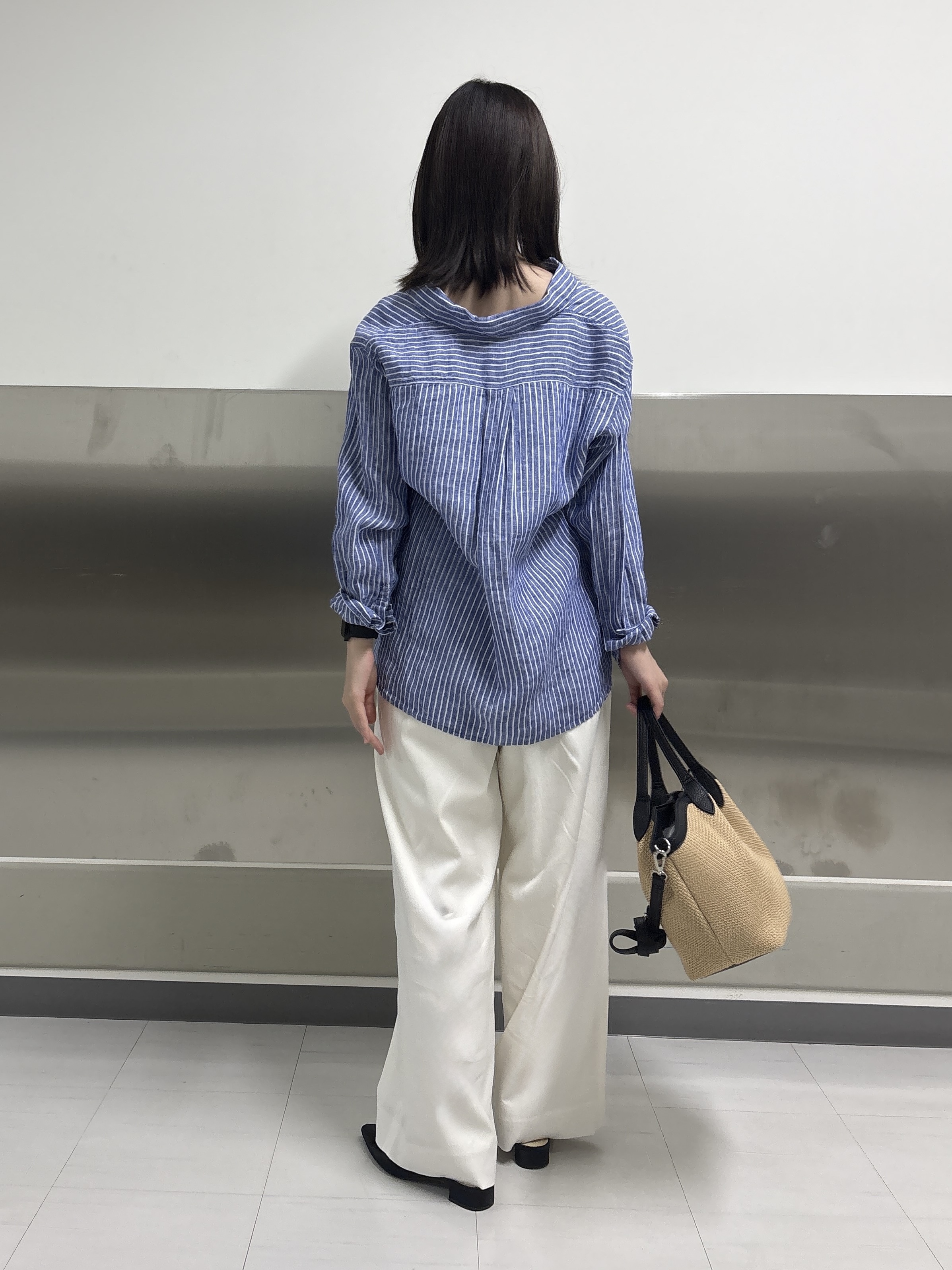 Yoshimiさんの「INDIVI｜【接触冷感／2WAY】カシュクールリネンシャツ」を使ったコーディネート