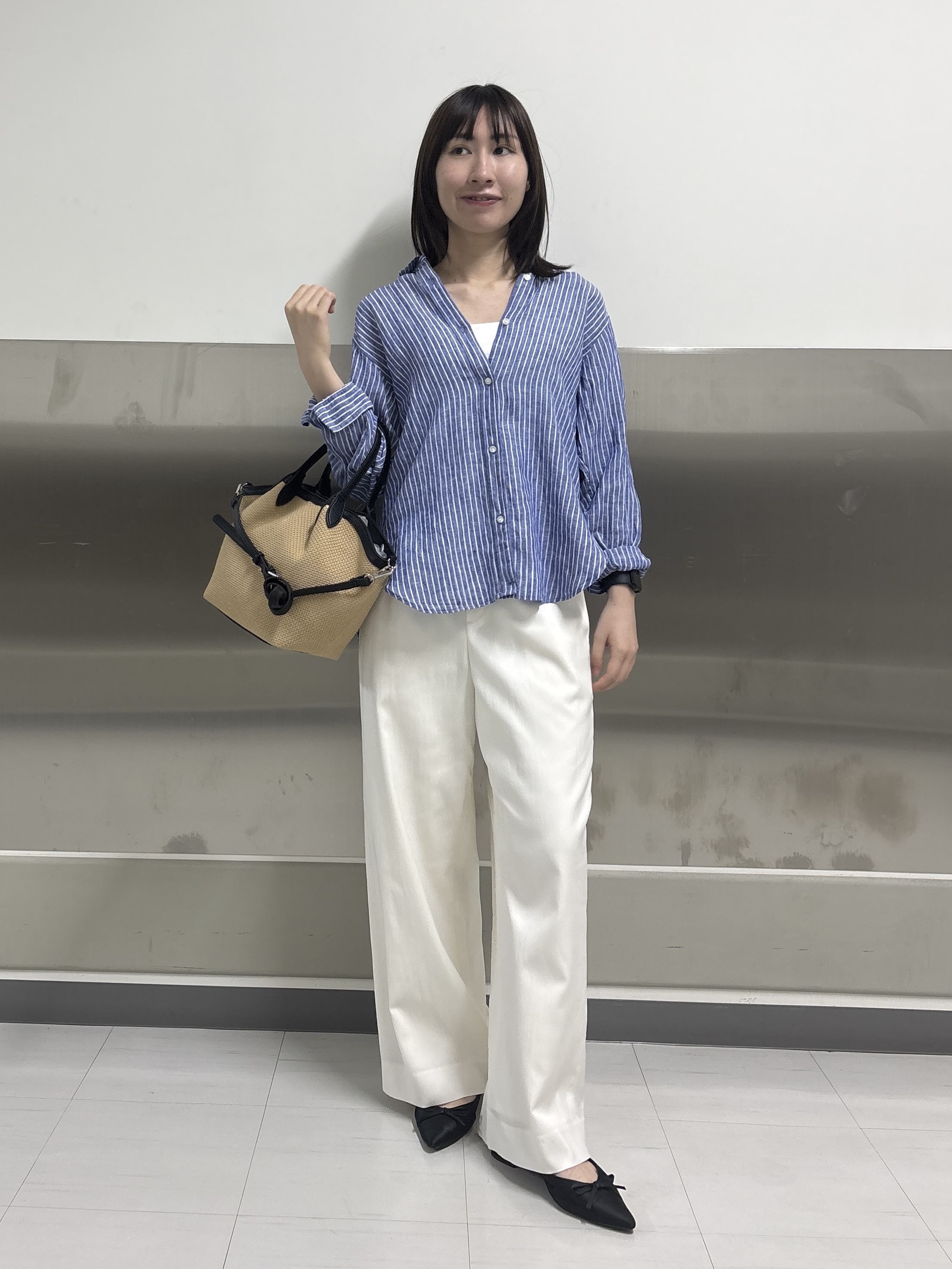 Yoshimiさんの「INDIVI｜【接触冷感／2WAY】カシュクールリネンシャツ」を使ったコーディネート