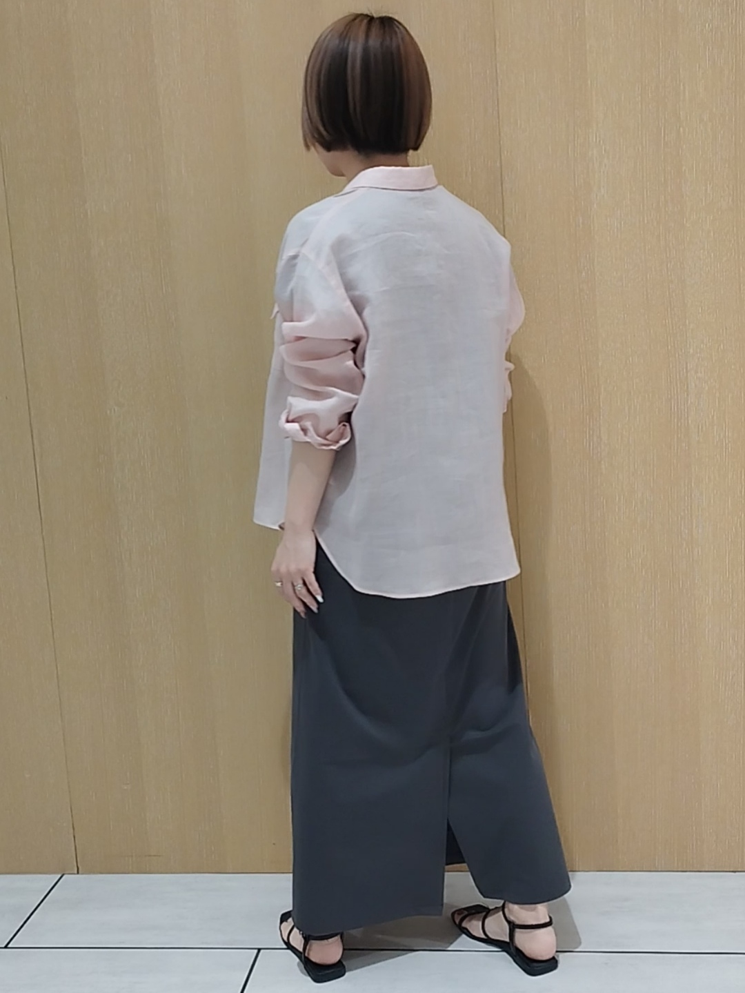 s u g iさんの「UNTITLED｜【接触冷感】ドライタッチシャツ」を使ったコーディネート