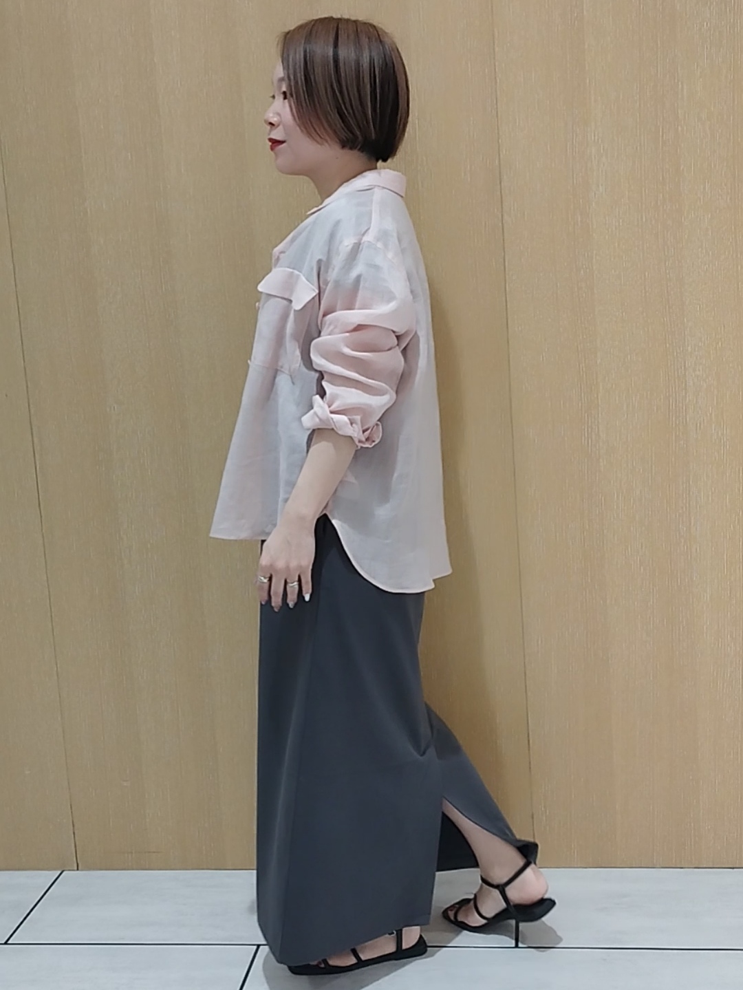 s u g iさんの「UNTITLED｜【接触冷感】ドライタッチシャツ」を使ったコーディネート