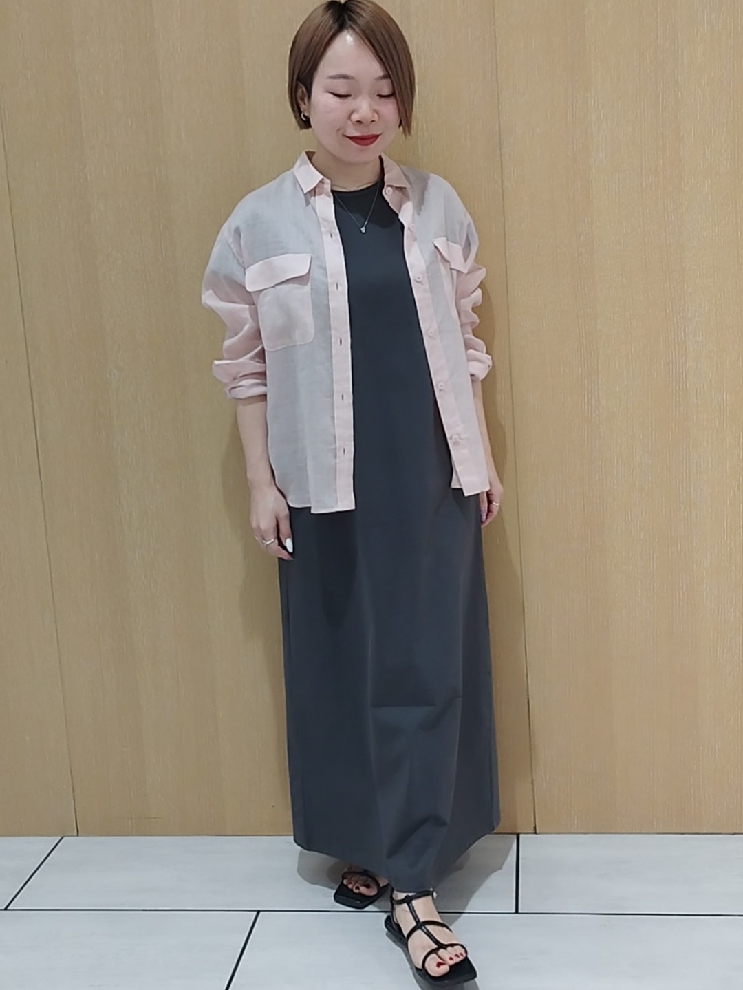 s u g iさんの「UNTITLED｜【接触冷感】ドライタッチシャツ」を使ったコーディネート