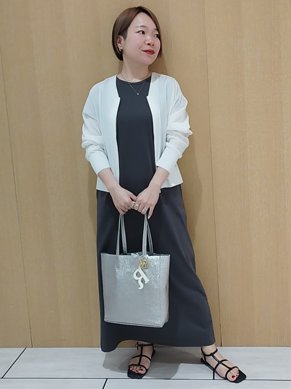 s u g iさんの「UNTITLED｜【アンサンブル可/日除け・冷房対策】シアーレーヨンZIPカーディガン」を使ったコーディネート