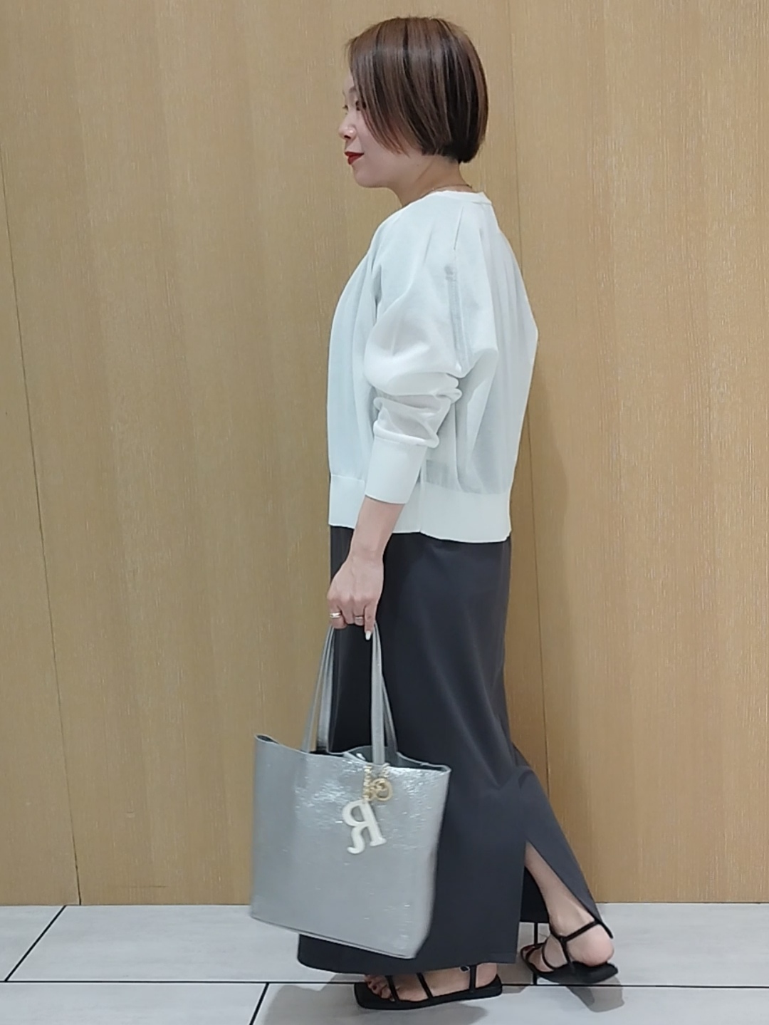 s u g iさんの「UNTITLED｜【アンサンブル可/日除け・冷房対策】シアーレーヨンZIPカーディガン」を使ったコーディネート