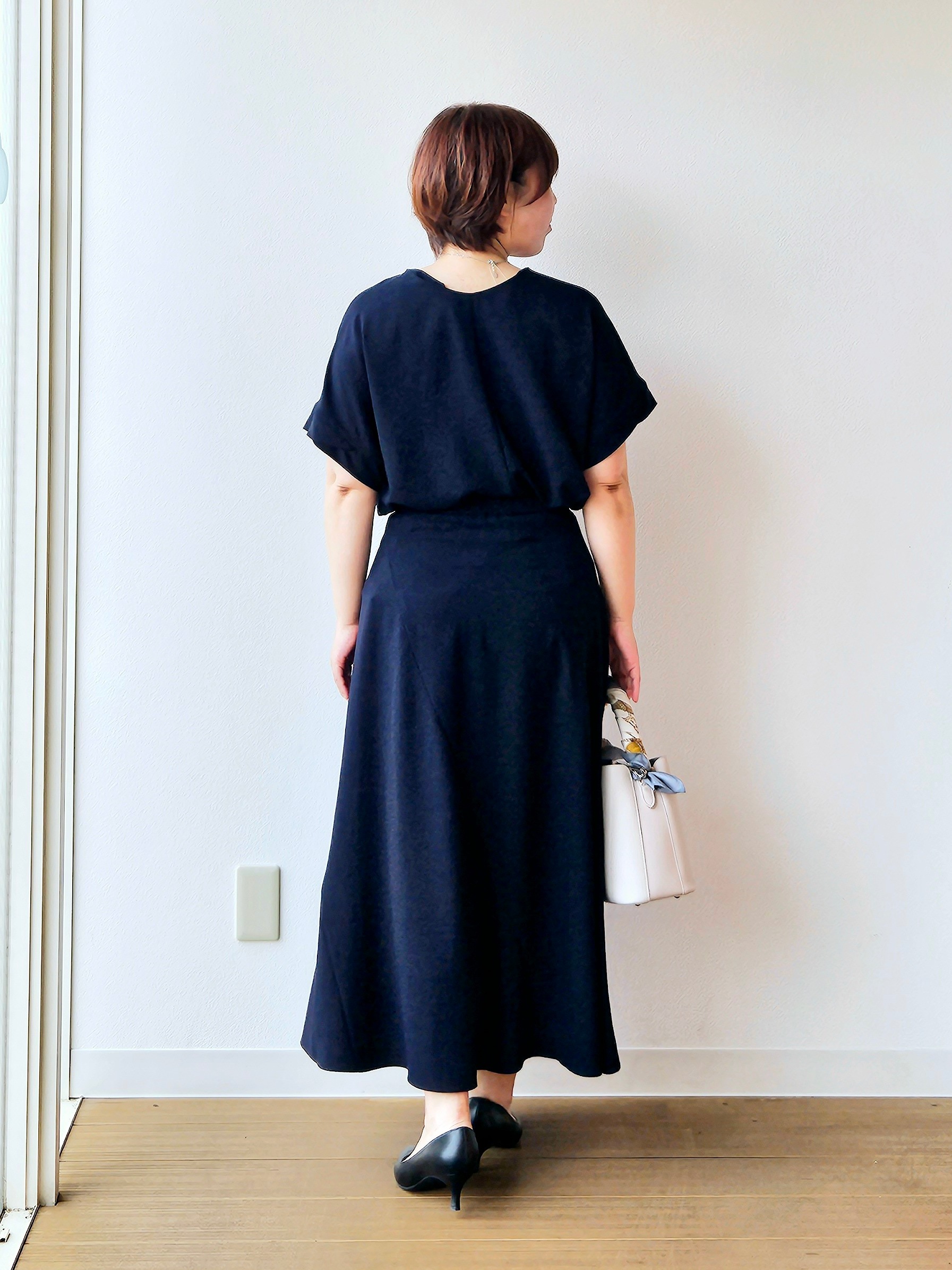 やじまさんの「UNTITLED｜【セットアップ可/UVカット/前後2WAY】リラクシーフレンチスリーブブラウス」を使ったコーディネート