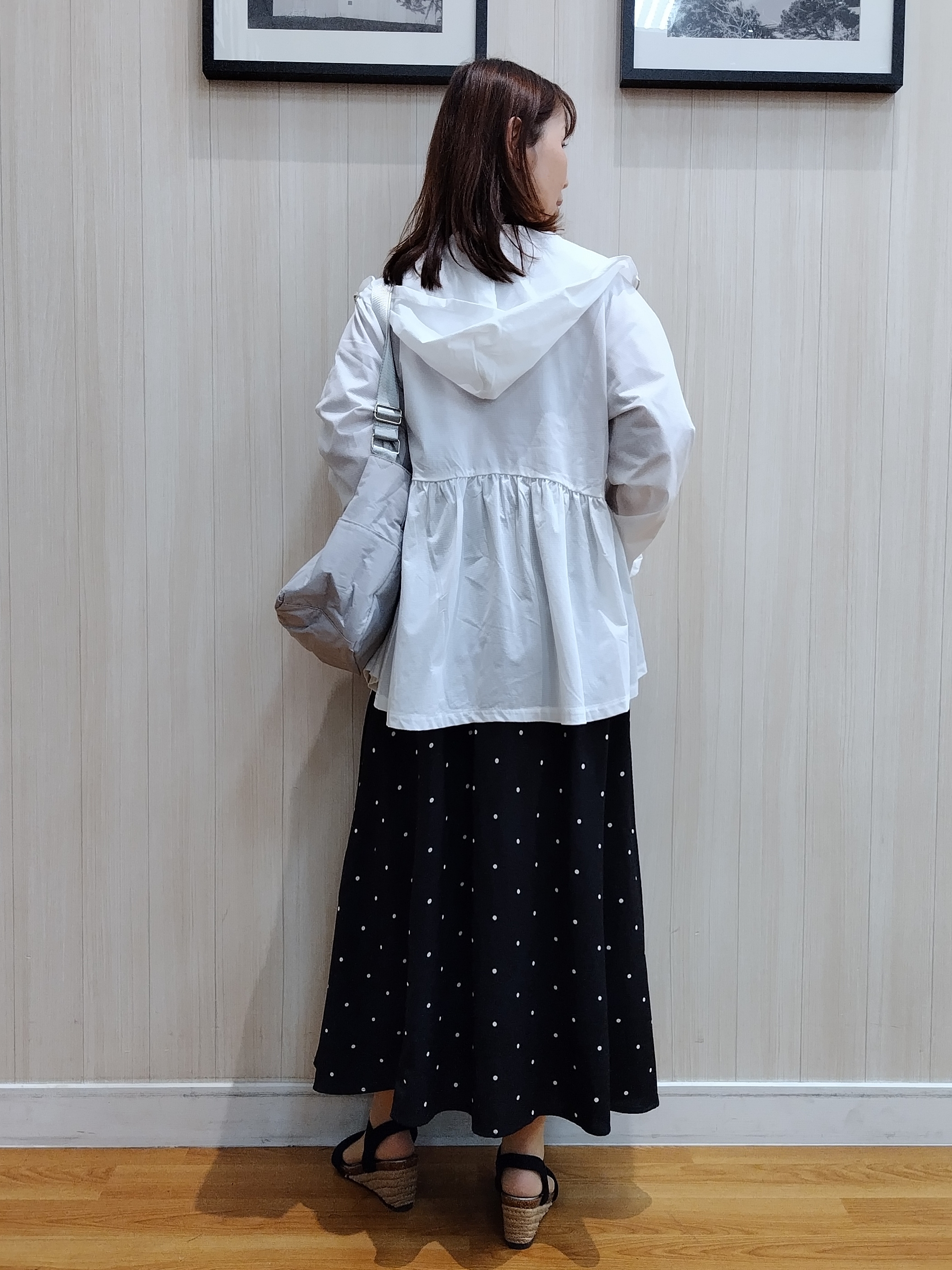 yseさんの「SHOO･LA･RUE｜【S-LL/体型カバー】日焼け対策にも女性らしさを UVカットペプラムパーカ」を使ったコーディネート