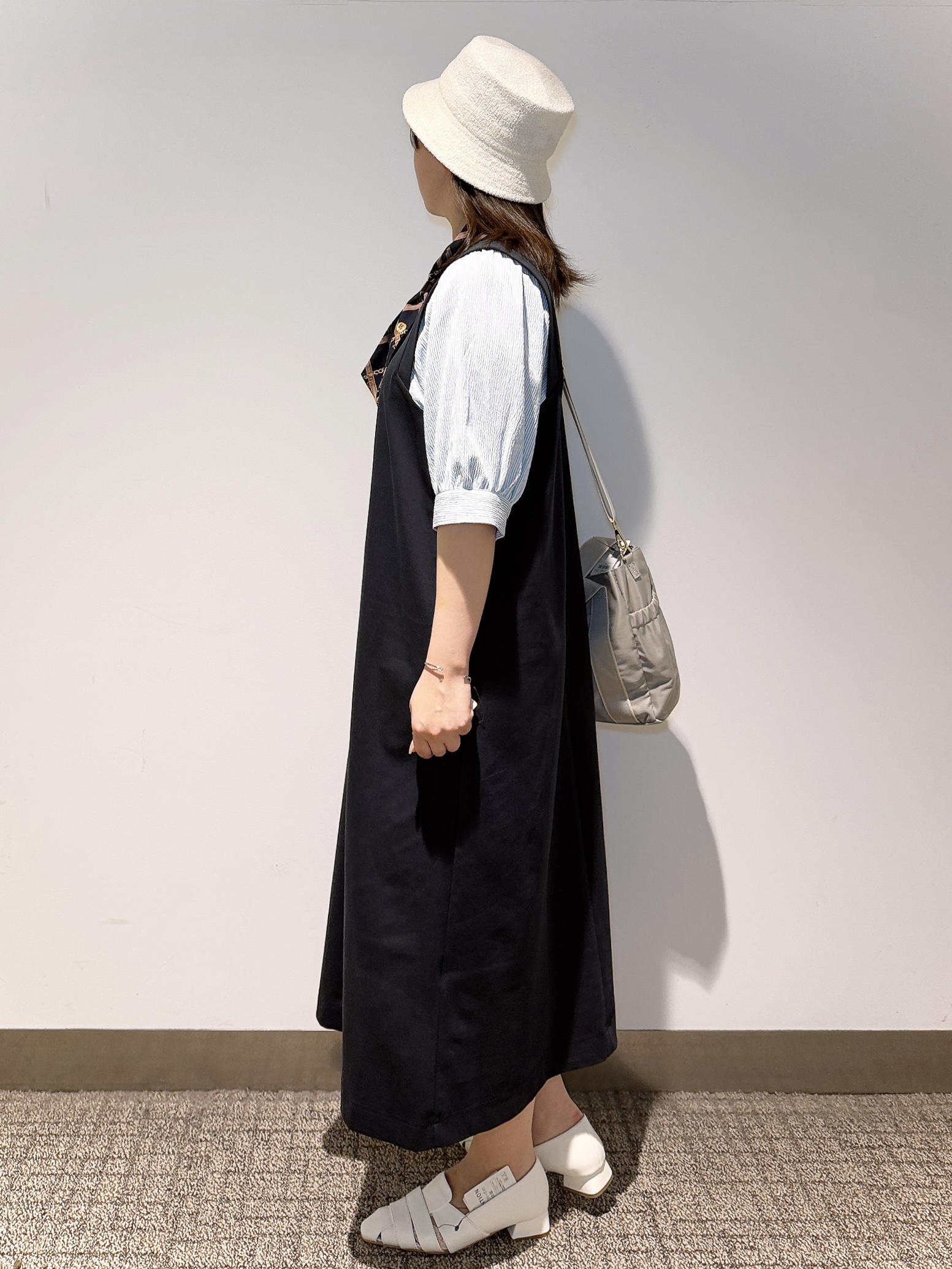 みーさんの「grove｜高評価！【体型カバー/洗える】袖布帛ポンチワンピース」を使ったコーディネート
