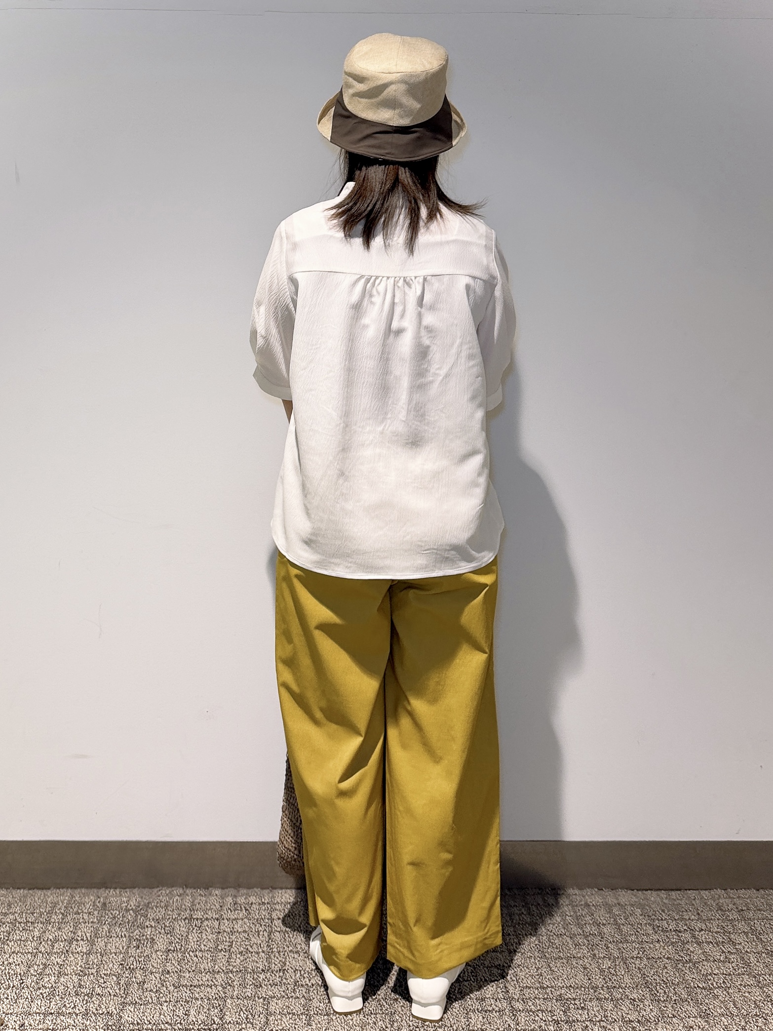 みーさんの「grove｜【貴島明日香さん着用/体型カバー】ON・OFF使えるスモッキングタックブラウス」を使ったコーディネート